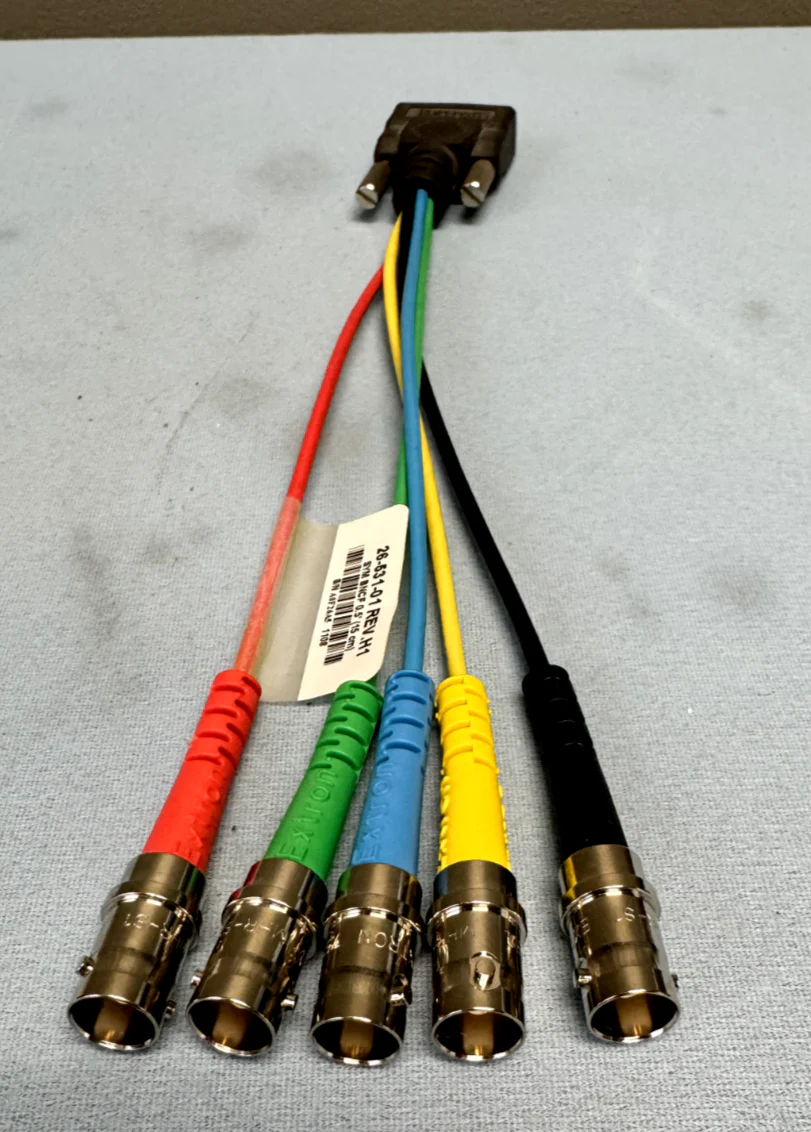 Extron SYM BNCF 15-pin 6" HD Male to BNC Female Mini Cables Lot of 9 26-531-01 - Image 3