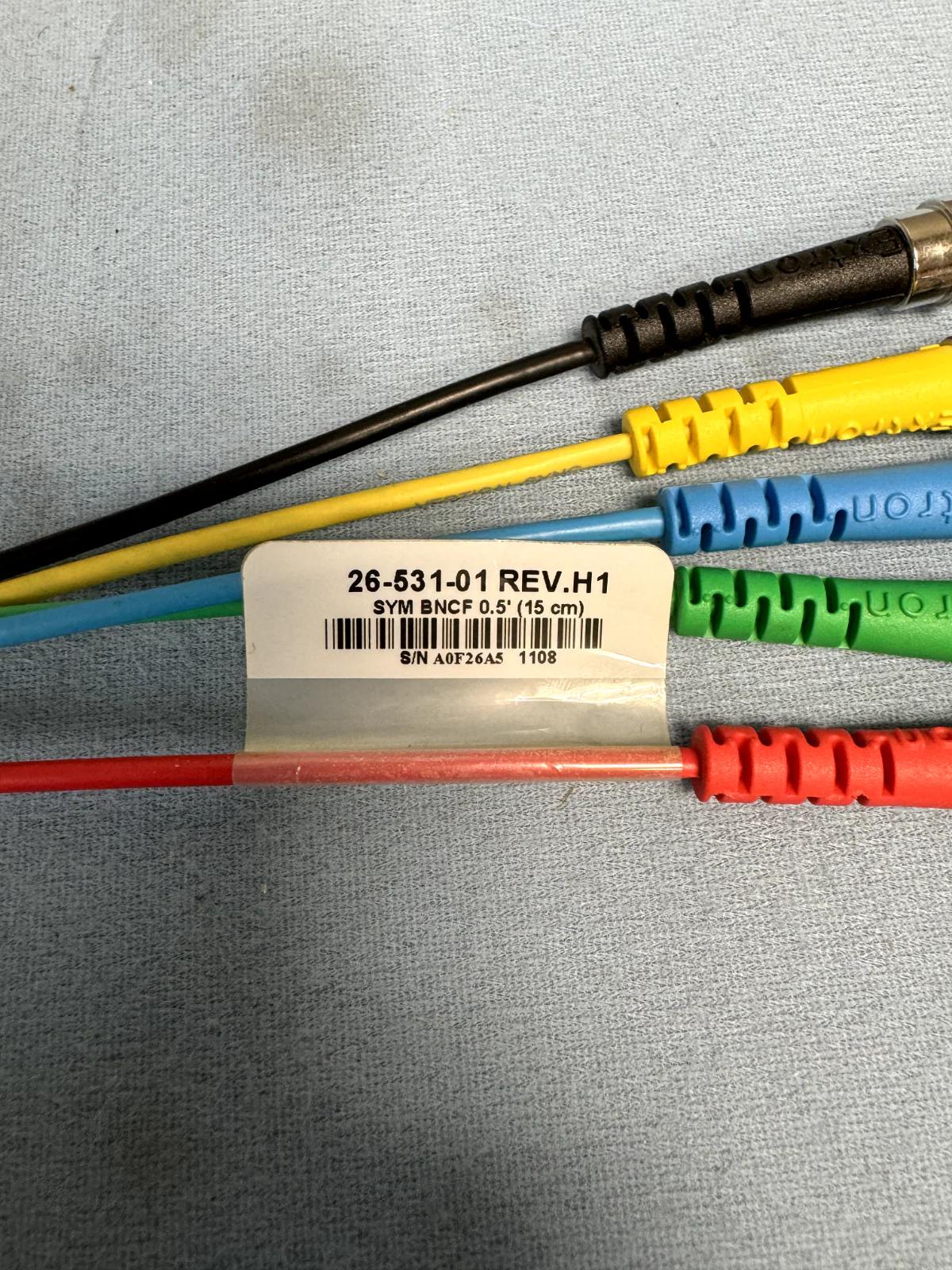 Extron SYM BNCF 15-pin 6" HD Male to BNC Female Mini Cables Lot of 9 26-531-01 - Image 4