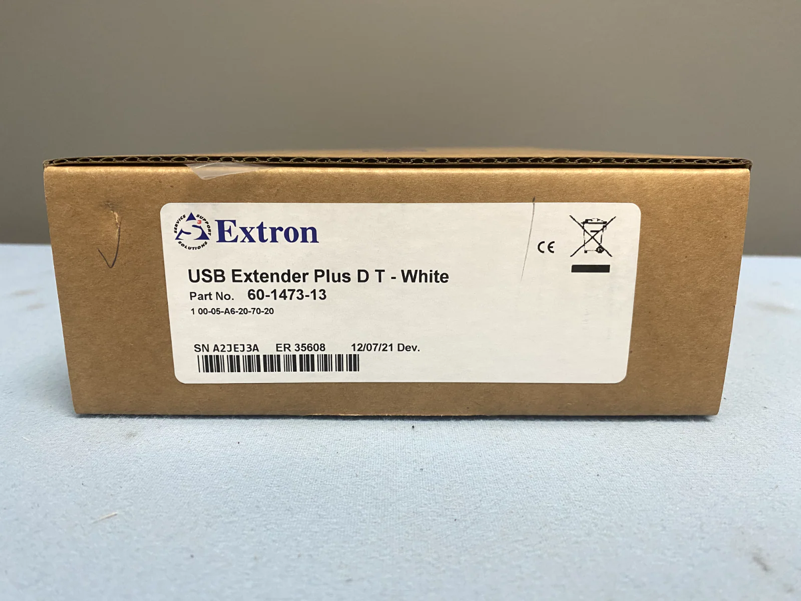 Extron USB Extender Plus D T White Transmitter - Decorator-Style 60-1473-13 - Image 2