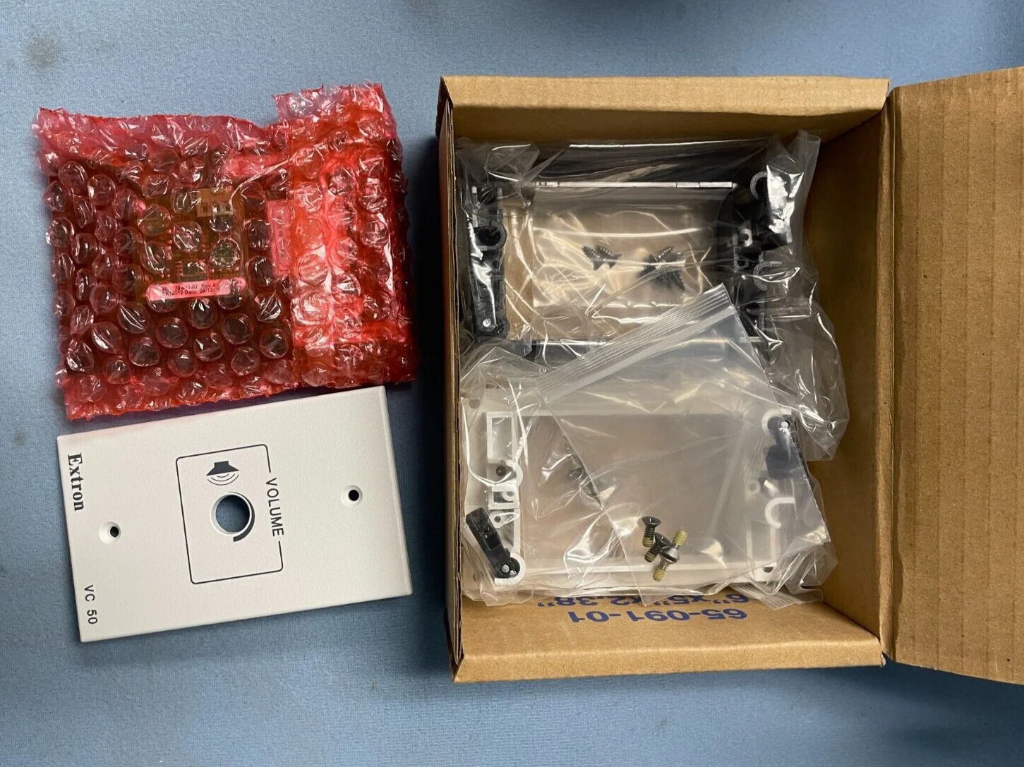 Extron VC 50 Volume Control Face Plate 70-530-02 Lot of 4 - Image 4
