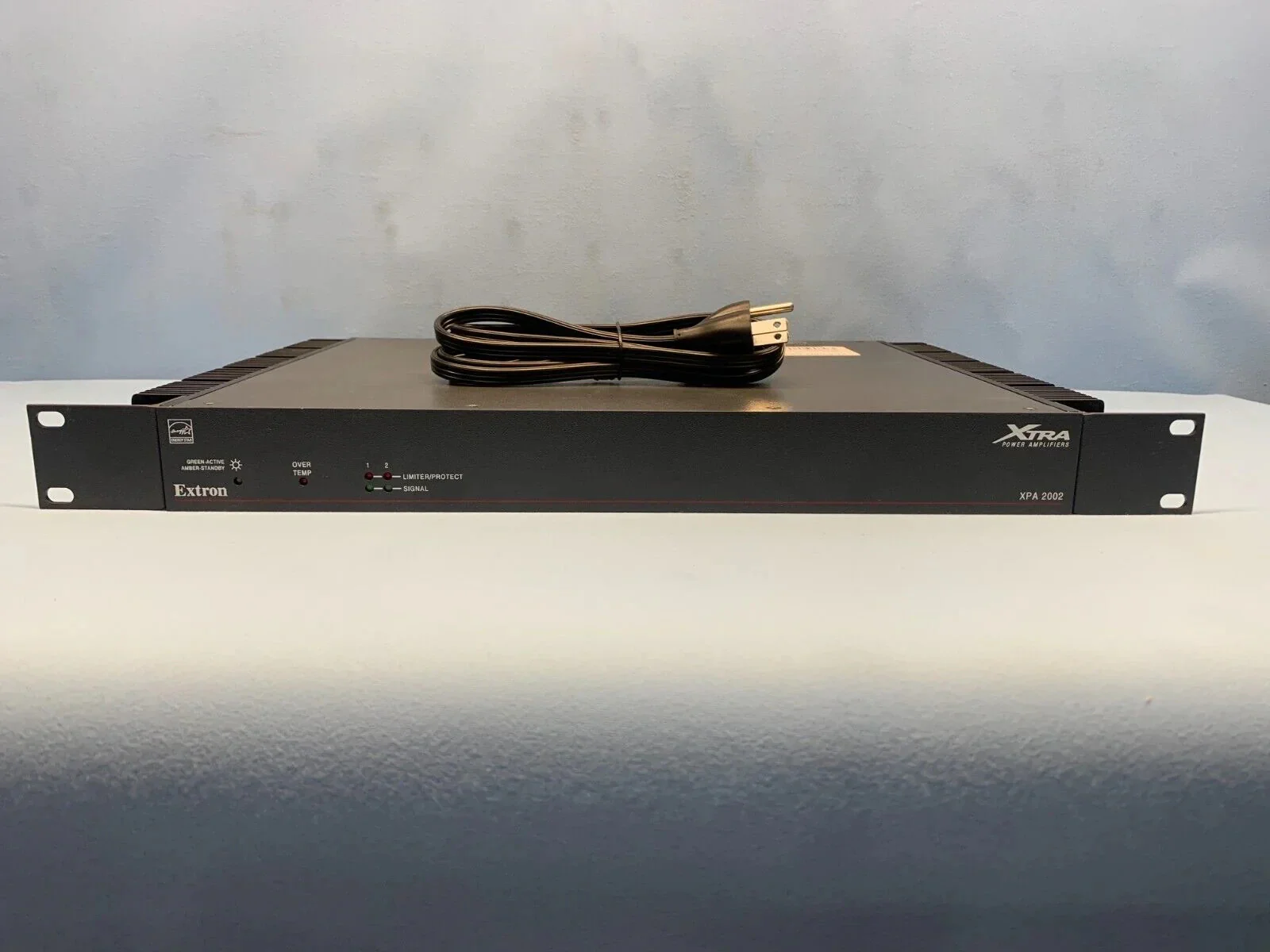 Extron XPA 2002 / 70V 200W 2-Channel Rack Mount Power Amplifier 100-240V 50-60HZ