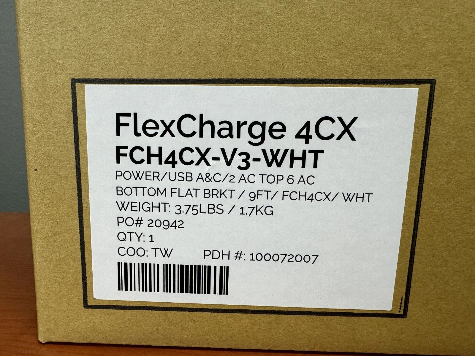 Fellowes FCH4CX-V3-WHT Flexcharge Desktop Power 2 AC 1 USB-A 1 USB-C Power Strip - Image 2