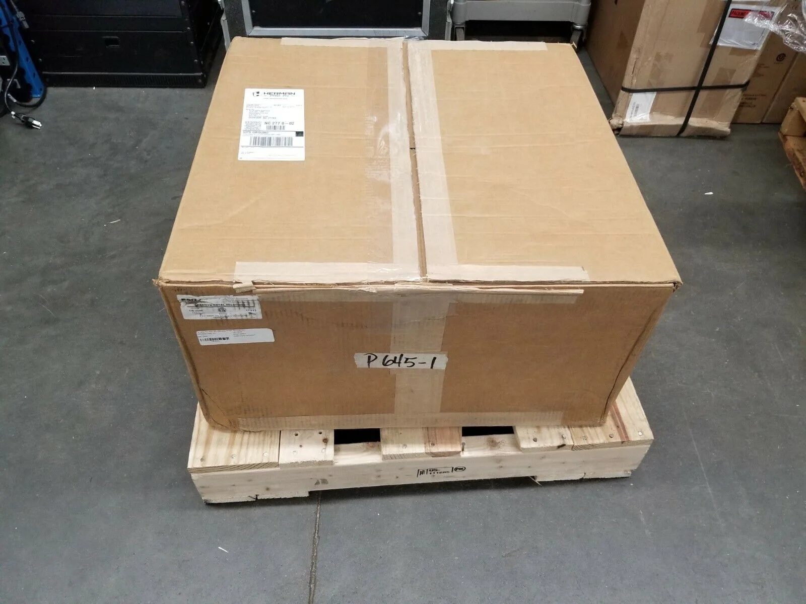 FSR CB-224S 2x2 High Capacity Ceiling Box with 4RU Drop-Down Cage 17233