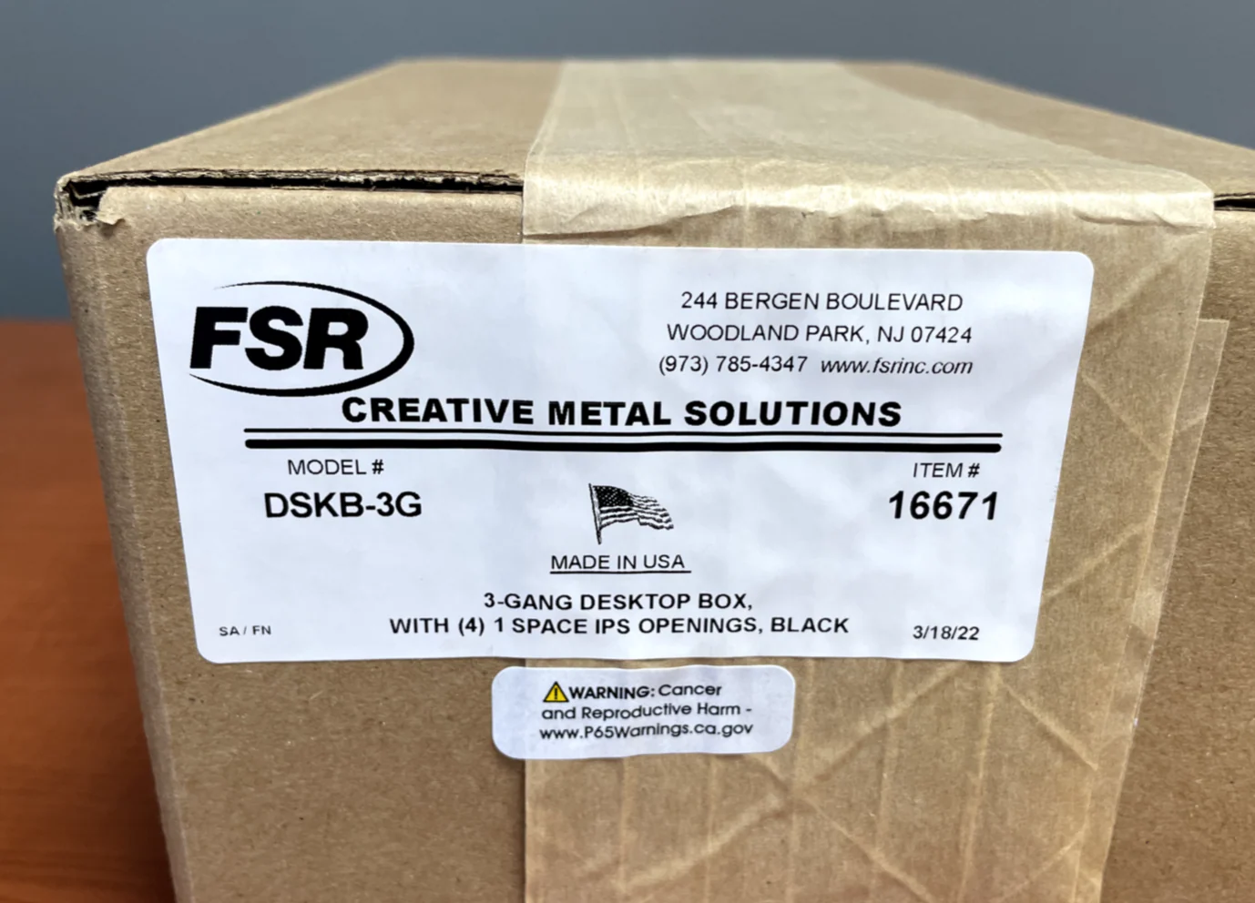 FSR DSKB-3G 3-Gang Desktop Box Black New - Image 2