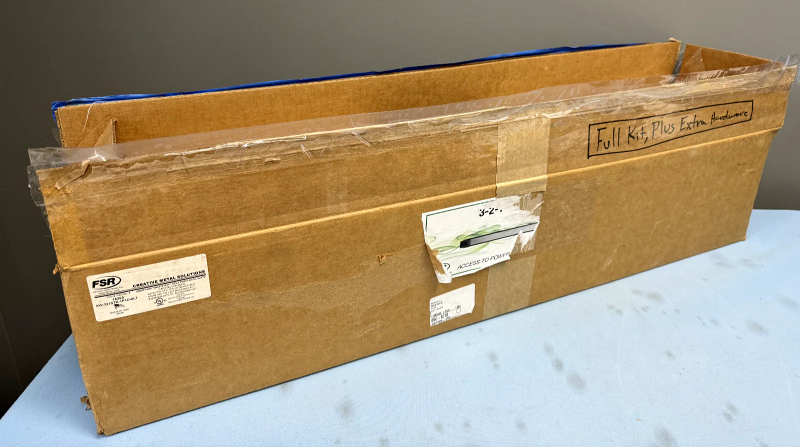 FSR SW-321STK-1P1D-SLT 3-2-1 Snap Stick 3 to 6' Floor Track w/ Duplex Power - Image 2