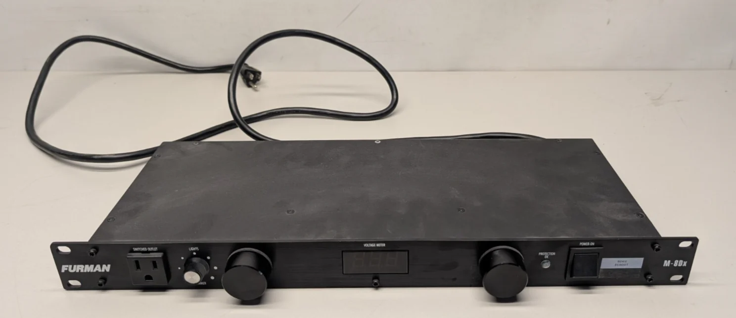 Furman M-8X2 8 Outlet Power Conditioner and Surge Protector