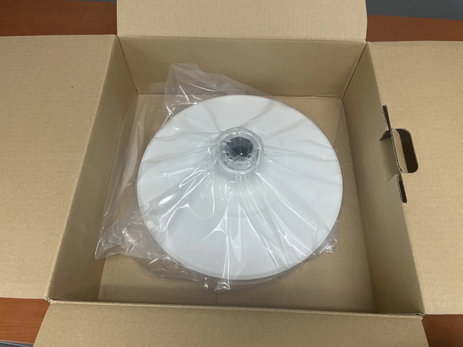 Hanwha Vision SBP-276HMW Mounting Adapter for Network Camera White - Image 4