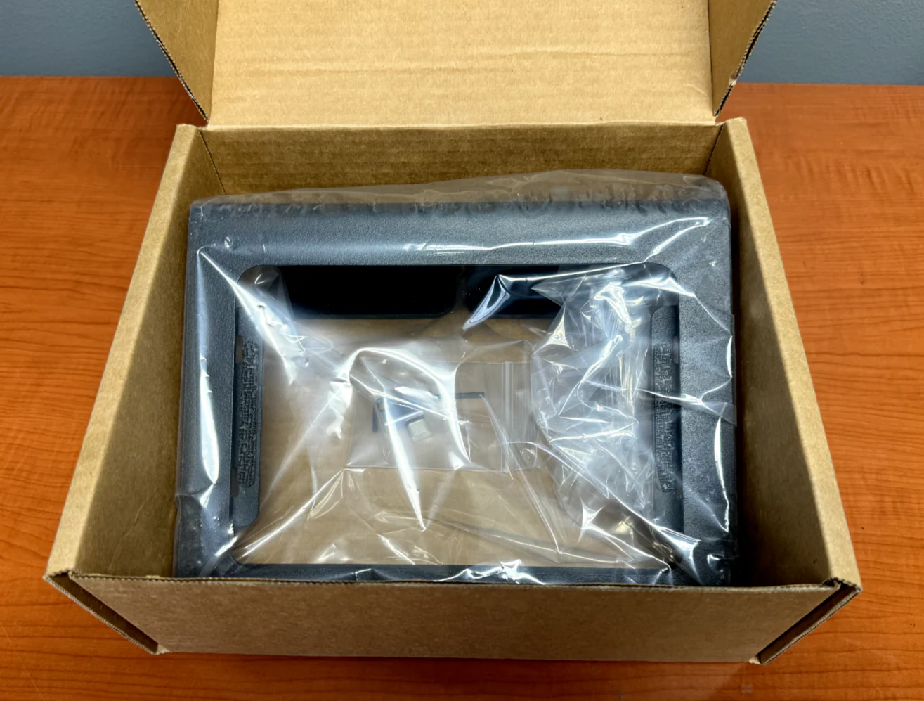 Heckler H651-BG Meeting Room Console for iPad mini (6th Gen) - Image 4