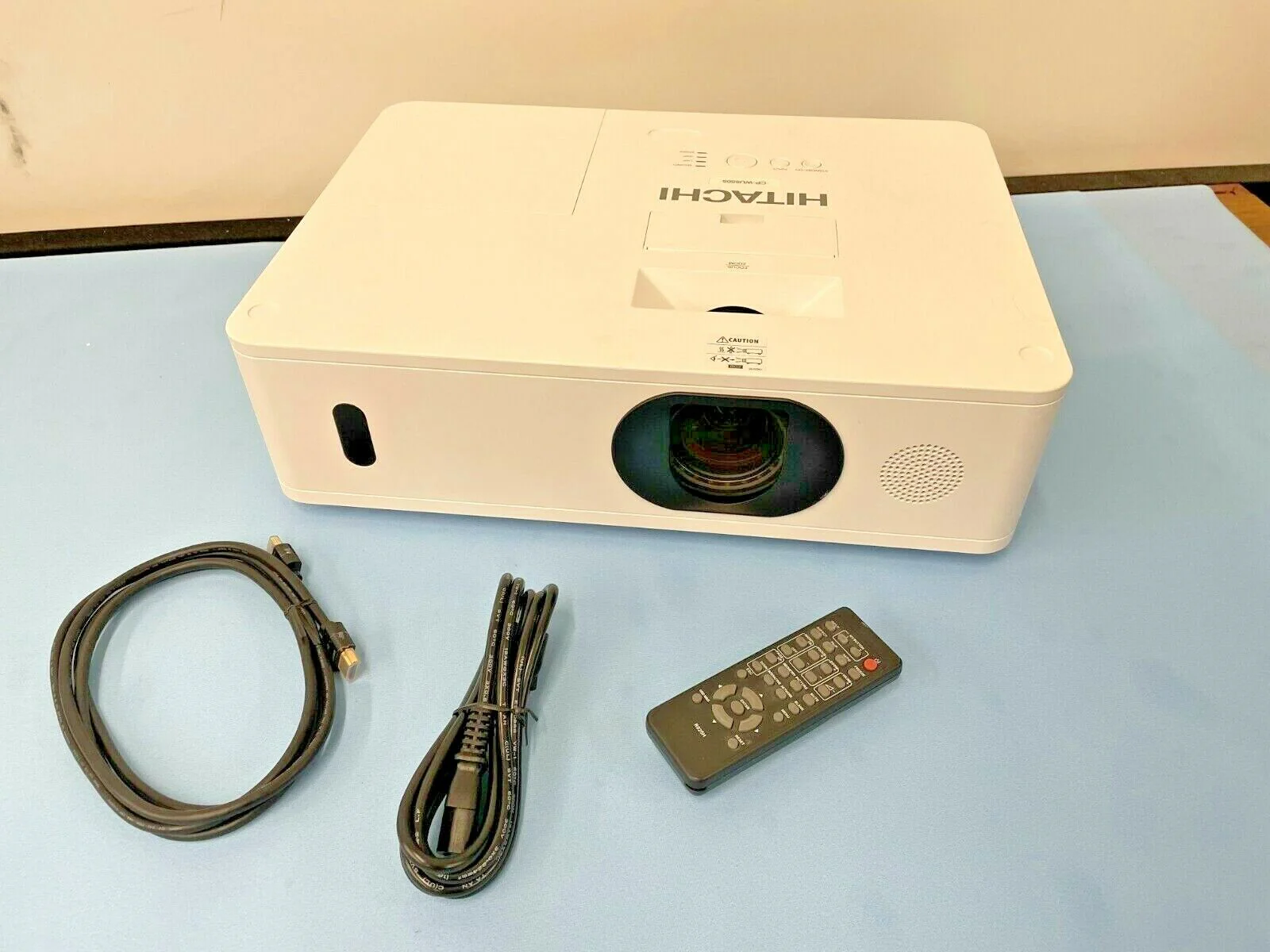 Hitachi CP-WU5505 Home Theater Projector WUXGA 5000- Lumen HD LCD (Sub 500 hrs)