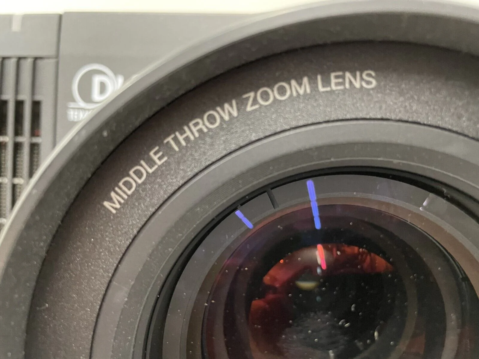 Hitachi LP-WU9100B 10K Lumen WUXGA Large Venue DLP Laser Projector & ML904 Lens - Image 6