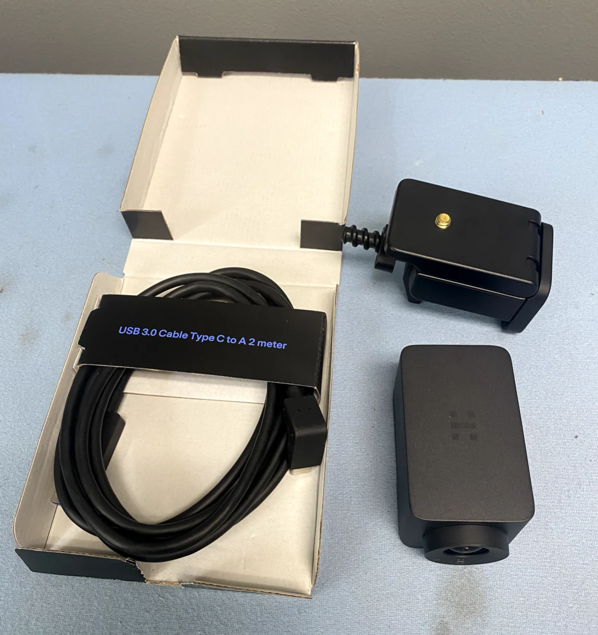 Huddly IQ H2-MBLK FULL HD Video Conferencing Camera with Mount & Cable