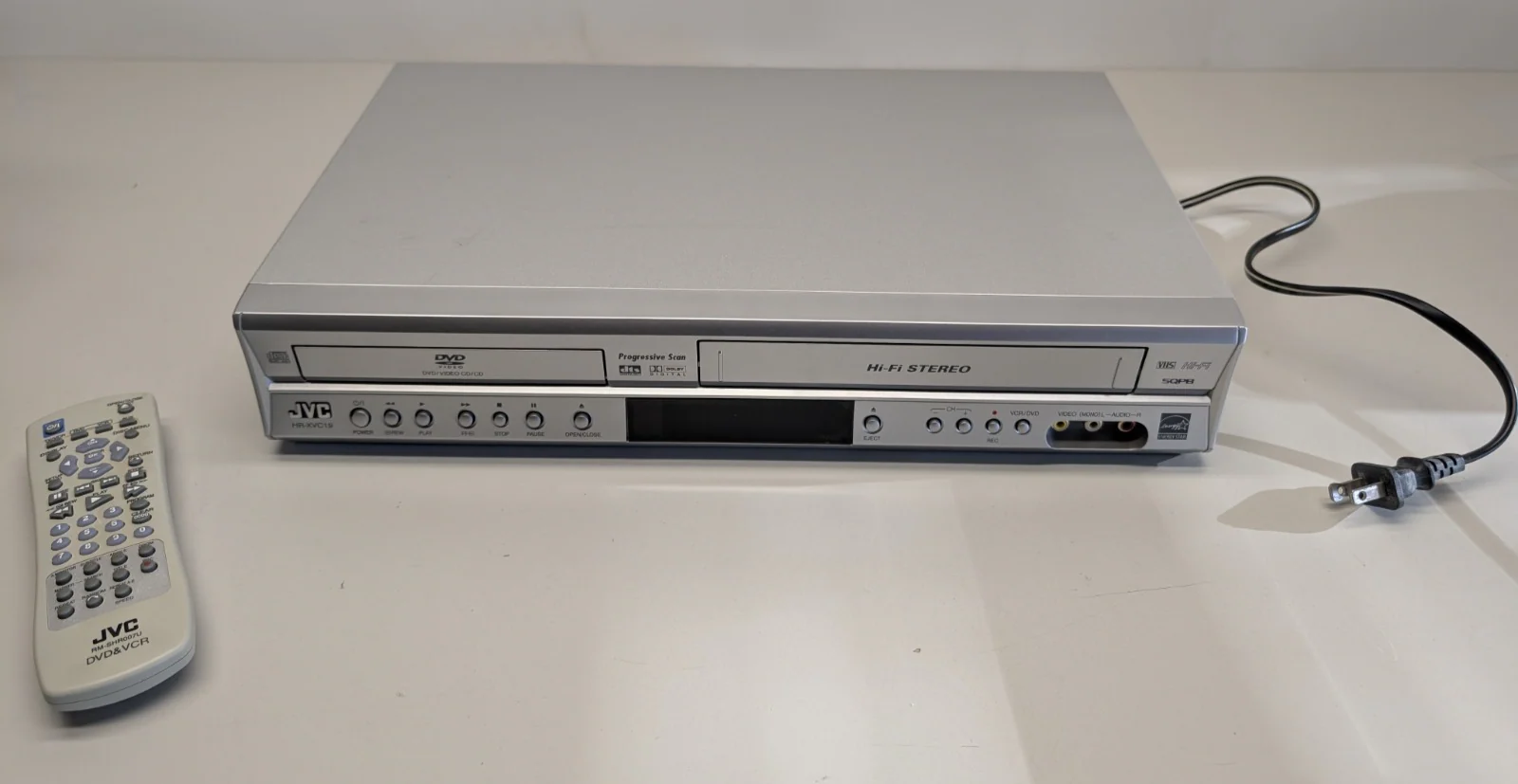 JVC HR-XVC19SU DVD VCR Combo DVD Player VHS VCR with Remote
