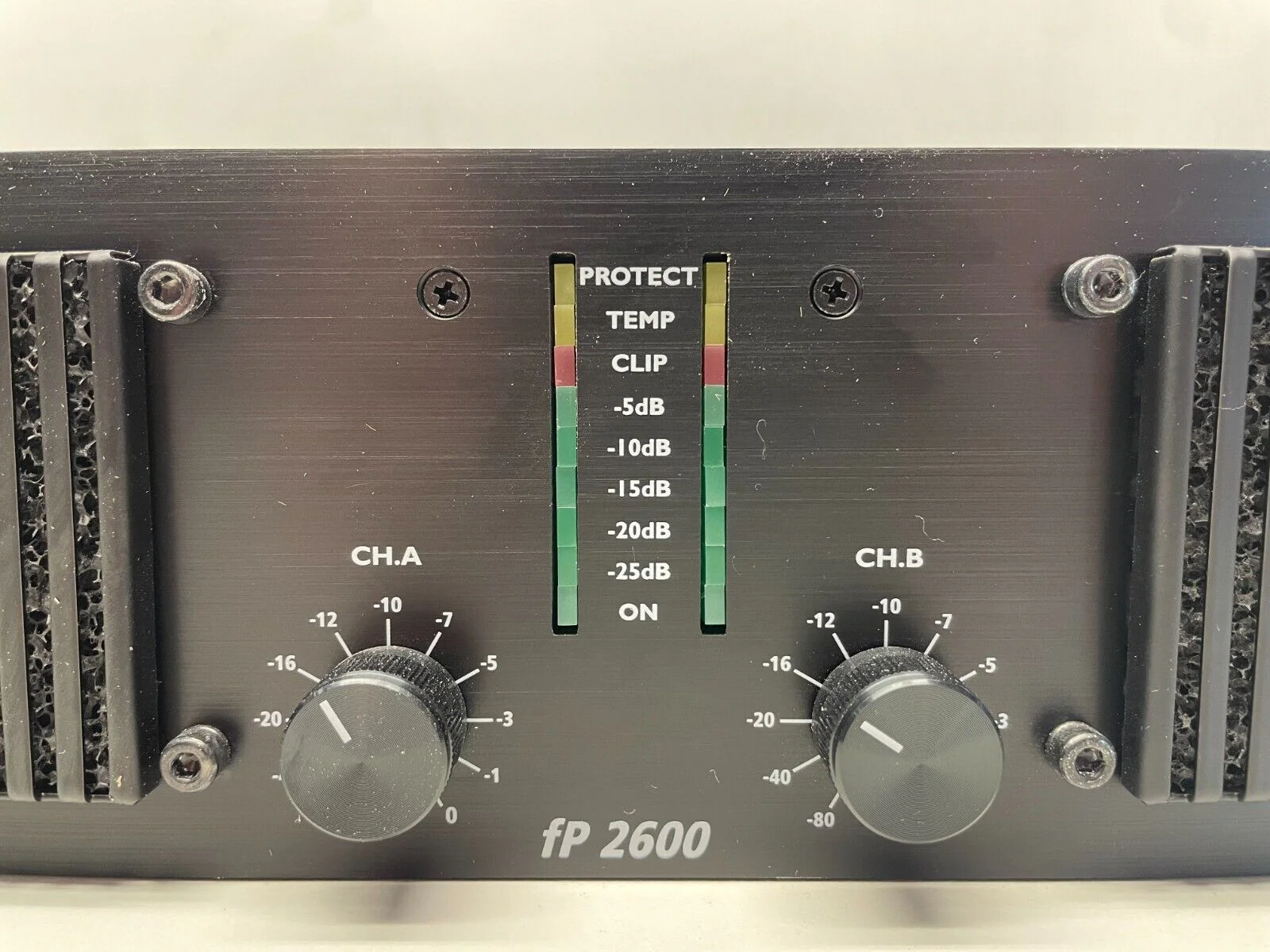 Lab Gruppen fP 2600 Power Amplifier 2600 Watt Rackmount Amp - Image 2