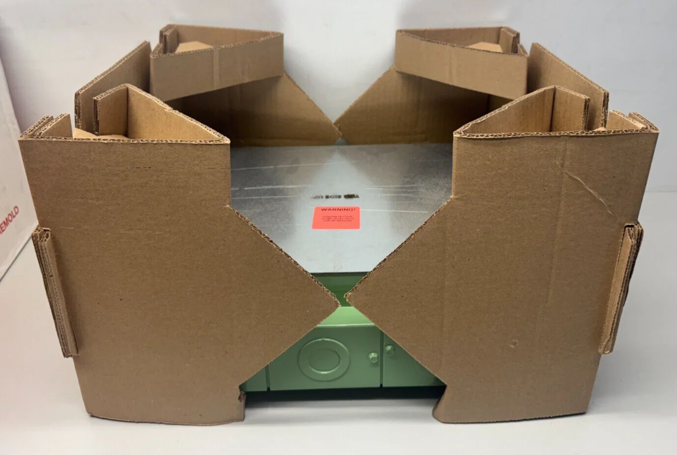 Legrand Wiremold EFB6S-OG Evolution Series Six Gang On-Grade Floor Box - Image 3