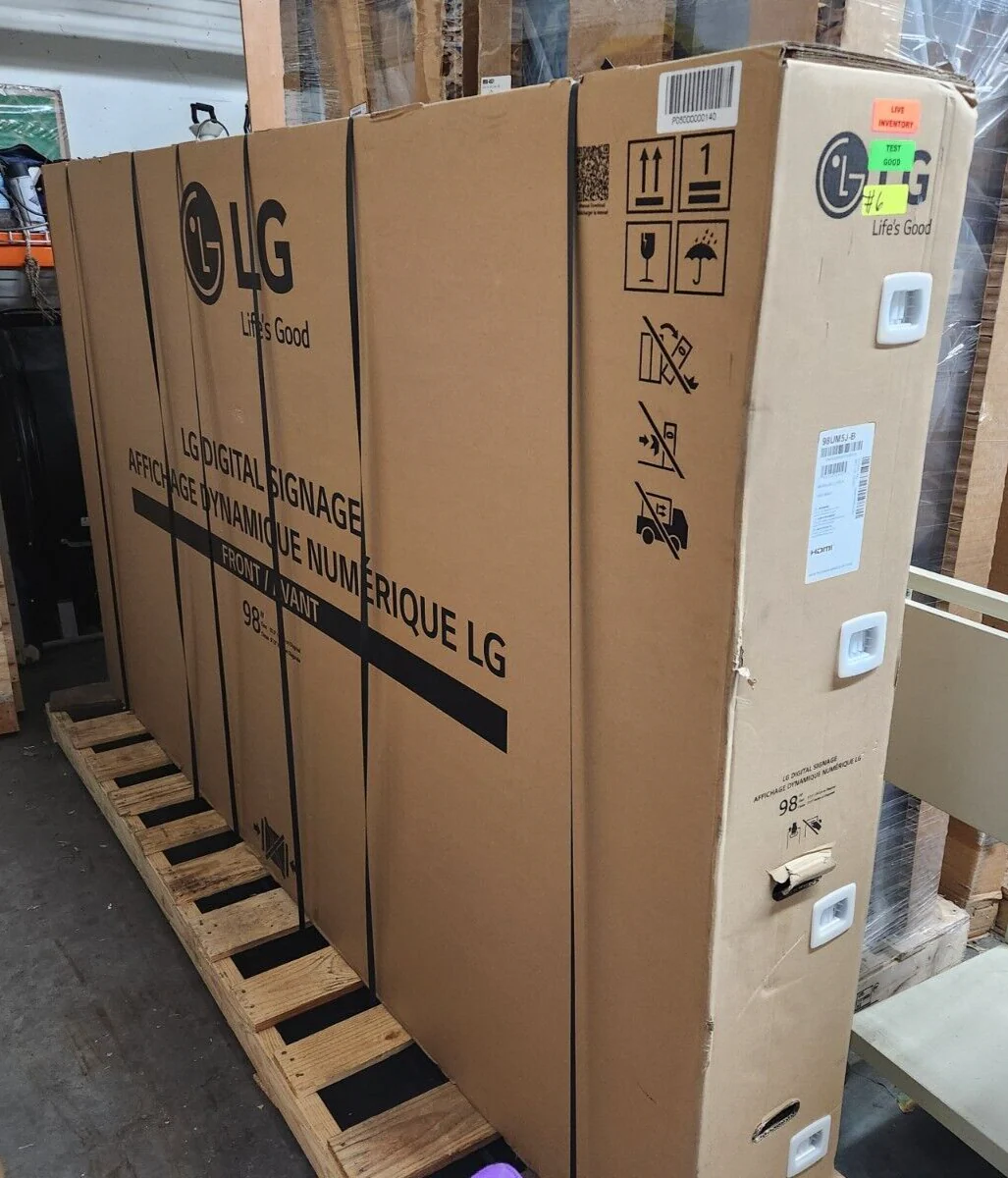 LG 98UM5J-B  98" Digital Signage UHD Monitor 4K LED WiFi Bluetooth - NEW - Image 2
