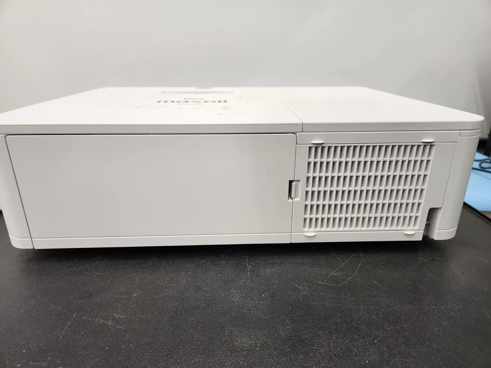 Maxell MC-WU5505 Collegiate Series WUXGA 5000 Lumen HD LCD Projector No Reserve - Image 13