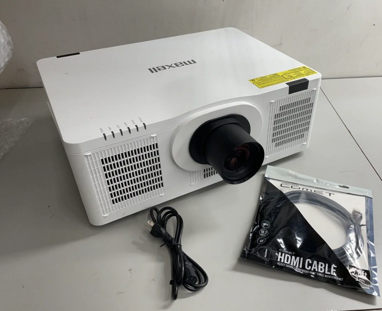 Maxell MP-WU8801W Laser Light Source 8000-Lumen 3LCD Projector System w/ Lens &
