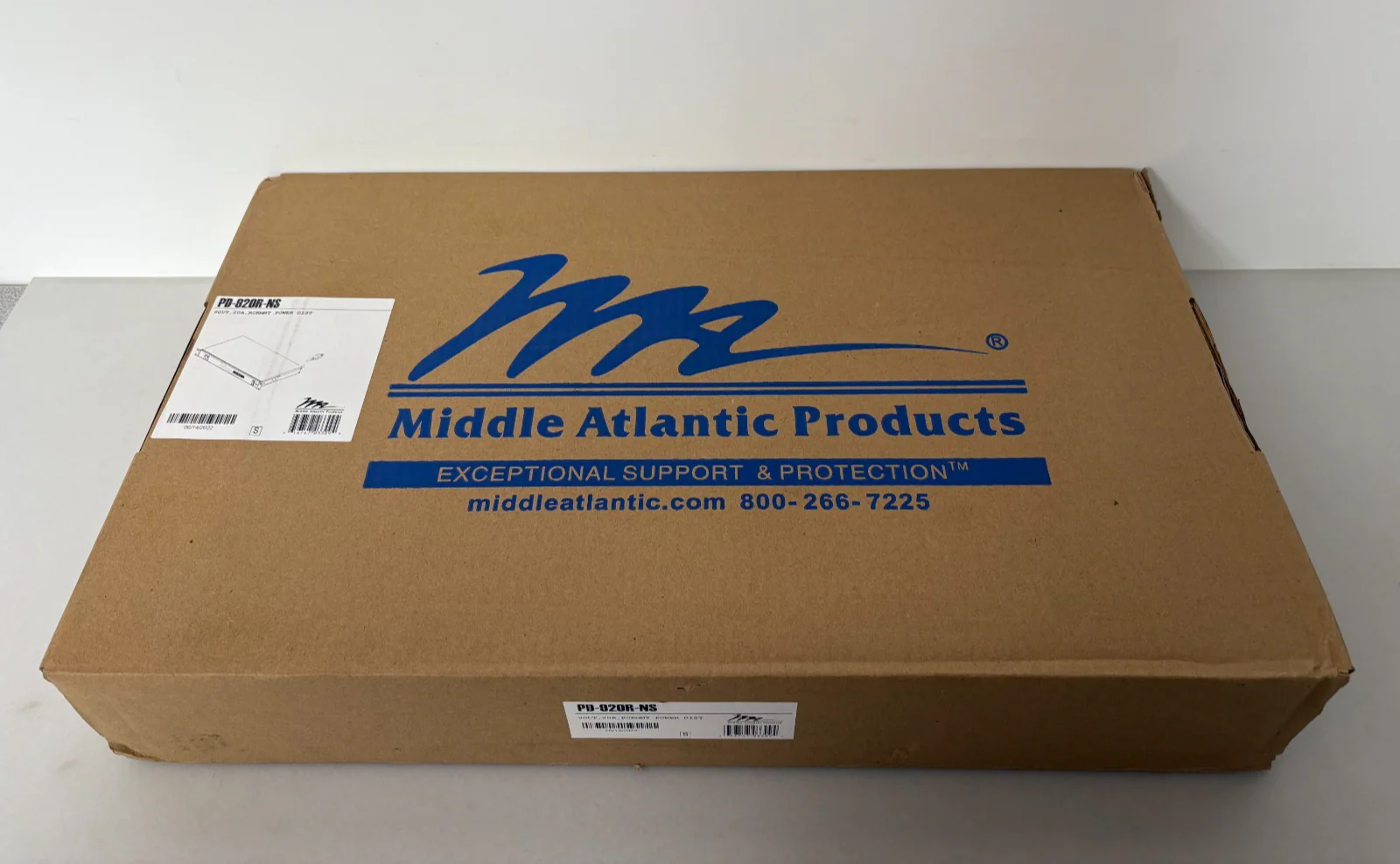 Middle Atlantic 9 Outlet 20A Rack Mount Power Center (P/N:  PD-920R-NS) - Image 2