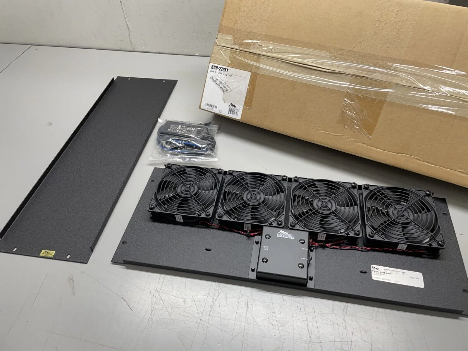 Middle Atlantic BGR-276FT BGR-Series 276 CFM Integrated DC Fan Top - Open Box