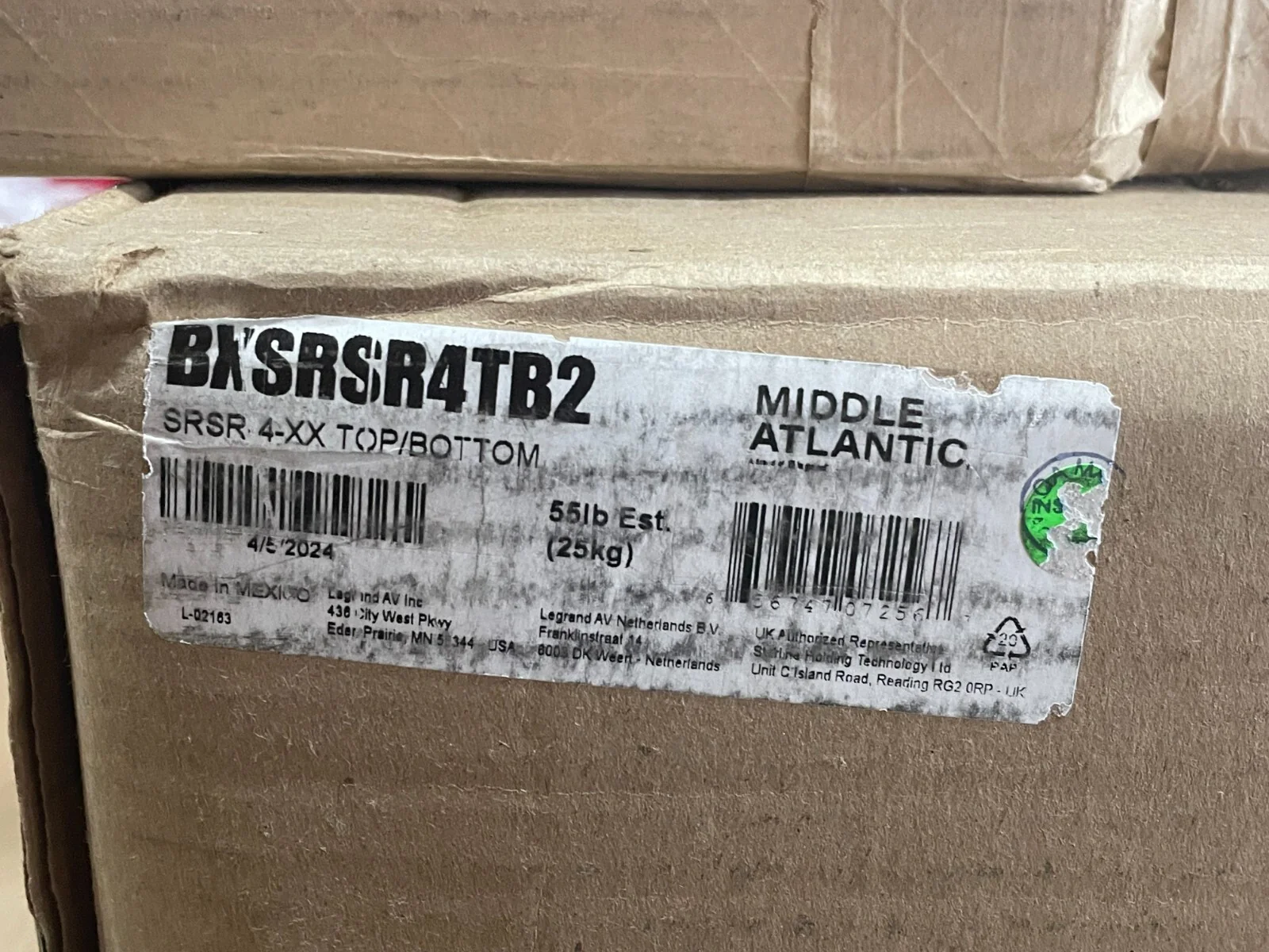Middle Atlantic BXSRSR4TB2 Rotating Sliding Rack System with BXSRSR16R2 Rails - Image 2