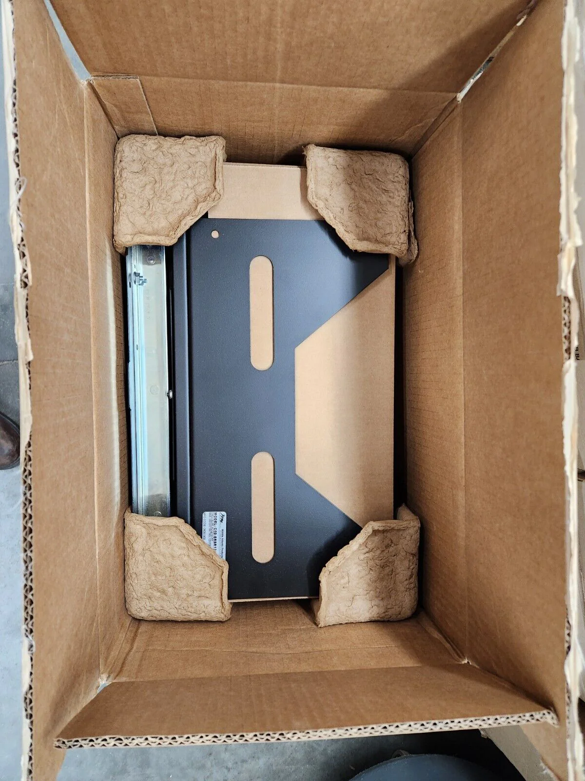 Middle Atlantic C5D-SRSR12 Rotating Sliding Rail System for C5 A/V Credenza Rack - Image 2