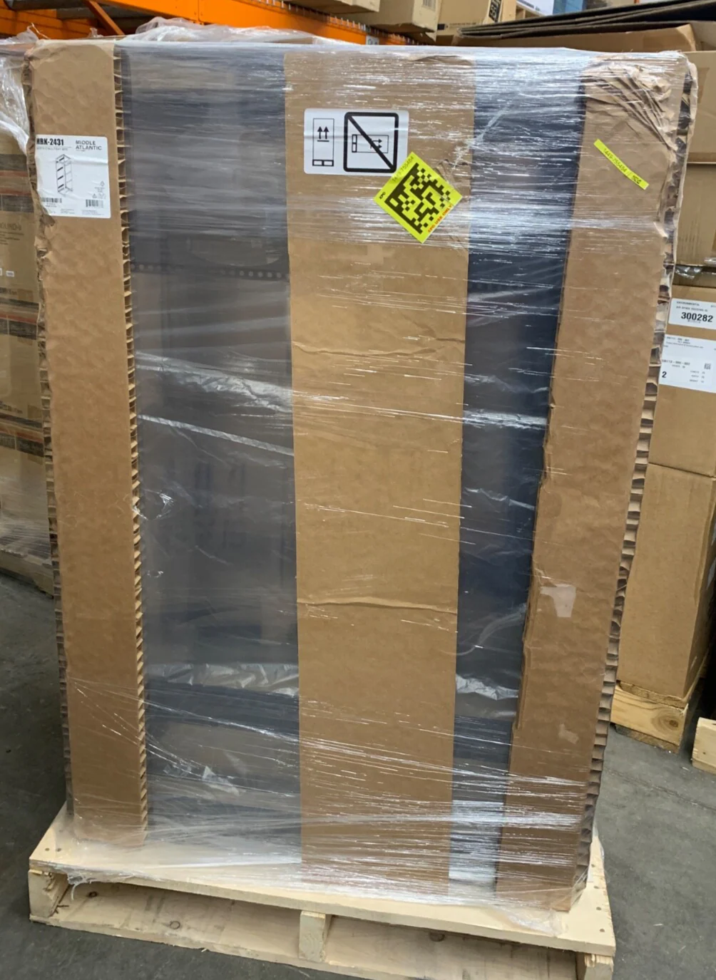 Middle Atlantic MRK-2431   24SP/31D Multibay MRK Equipment Rack - Image 3