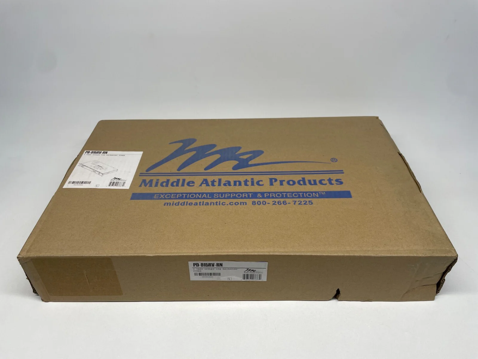 Middle Atlantic PD-915RV-RN Rackmount Power Distribution Unit - Image 2