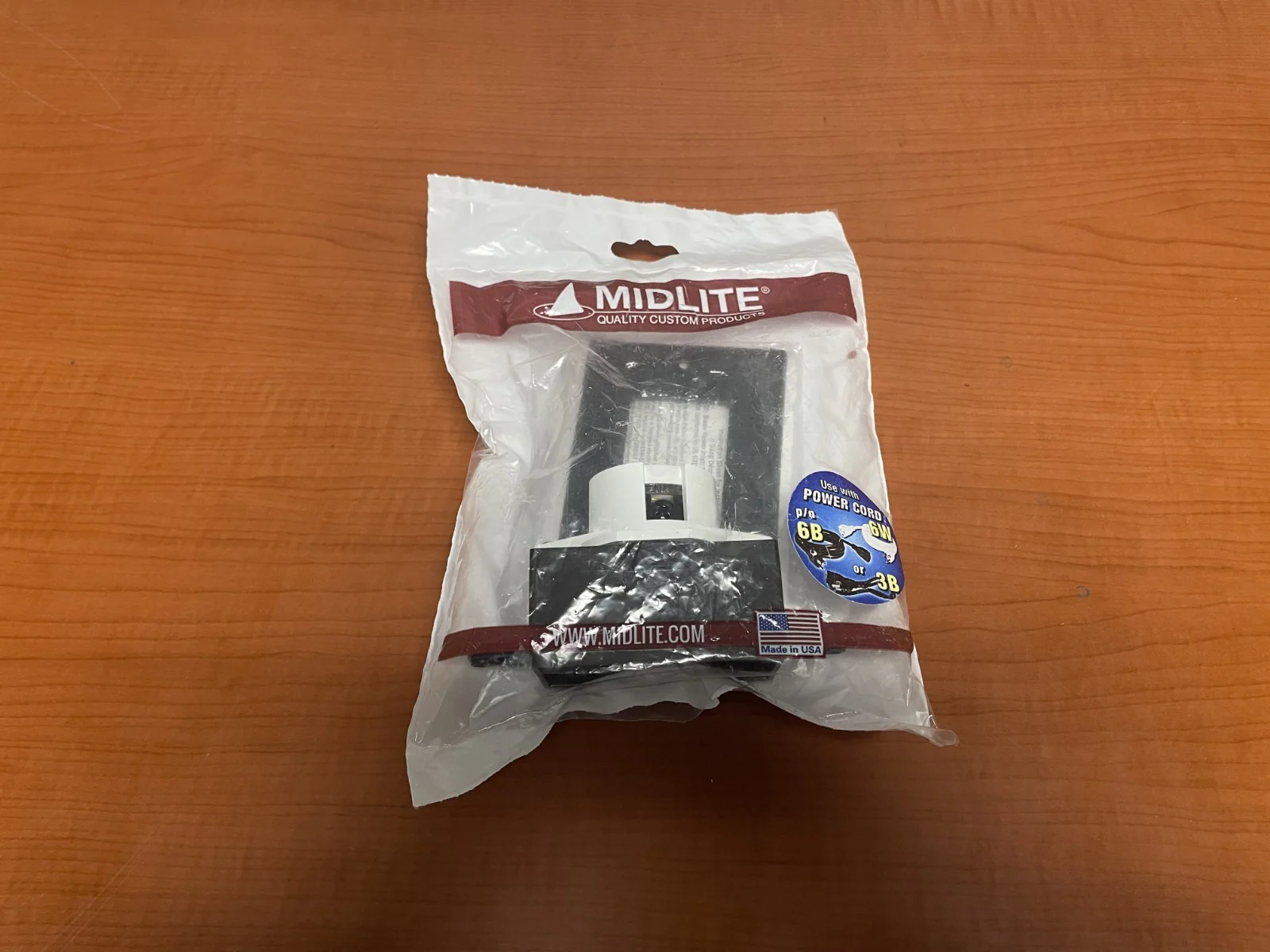 MIDLITE 4642-B Single Gang Décor Recessed Power Inlet