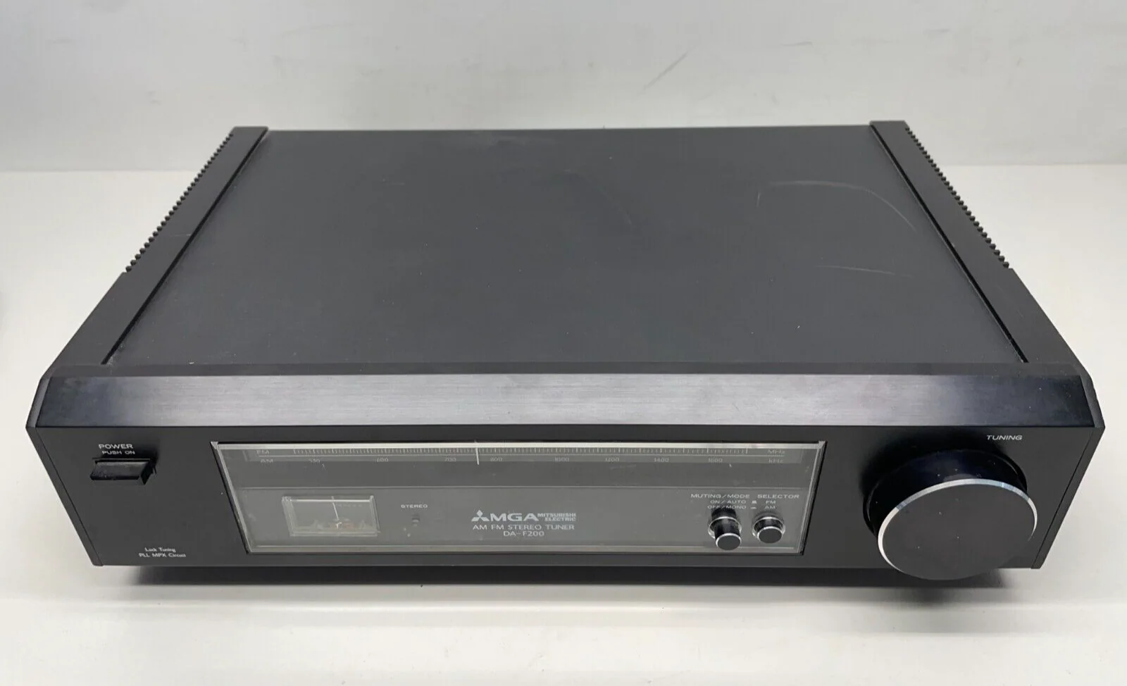 Mitsubishi Electric MGA DA-F200 Vintage AM/FM Radio Tuner