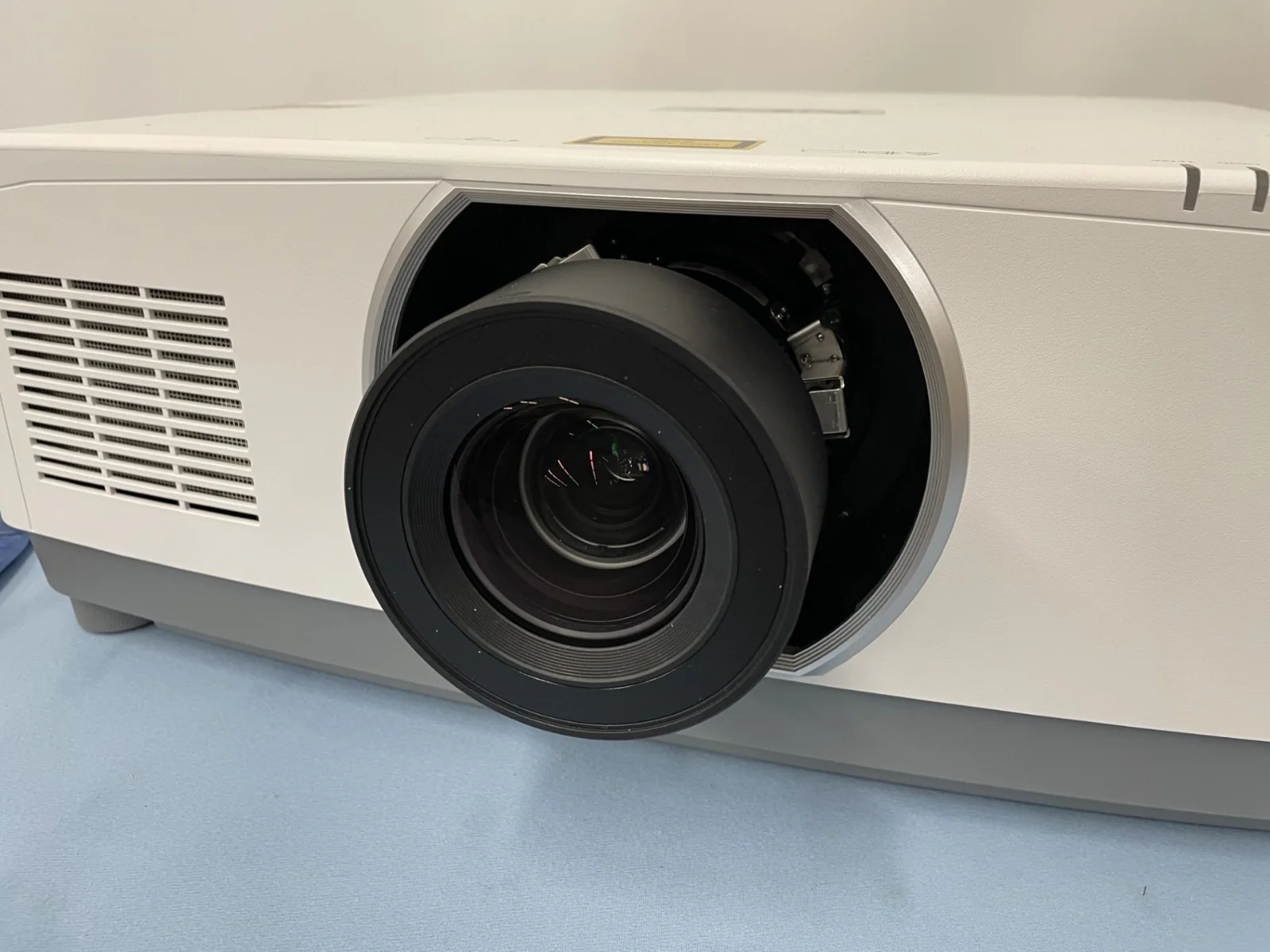 NEC NP-PA803UL 8000-Lumen WUXGA Large Venue LCD Laser Projector with NP41ZL Lens - Image 3