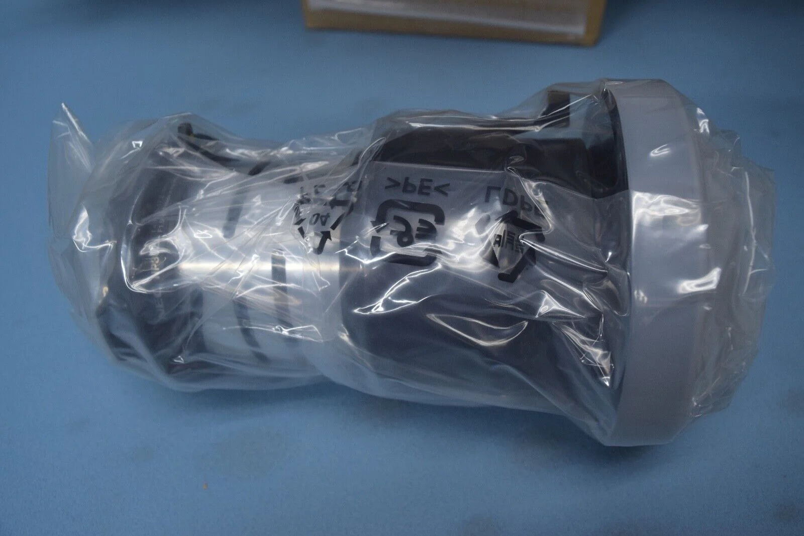 NEC NP30ZL Short Focus Zoom Lens f= 13.2-17.2 mm/F1.9-2.1 - Image 2