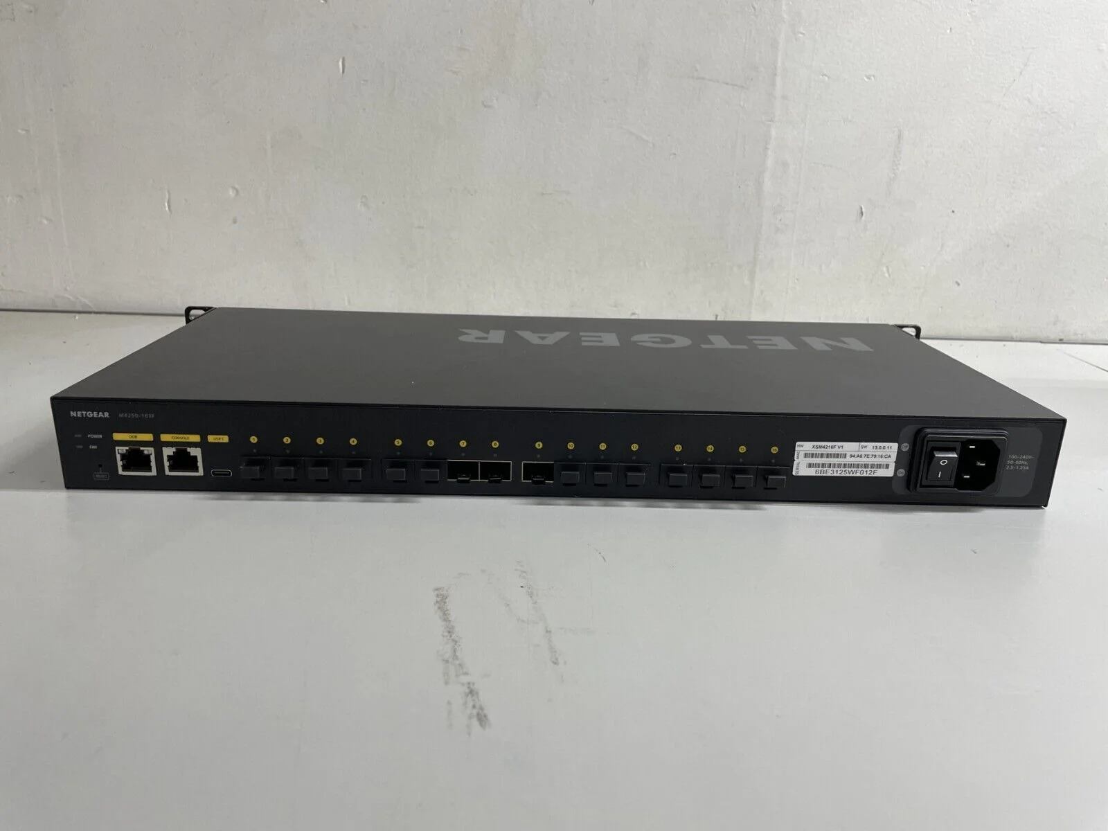 NETGEAR AV Line M4250-16XF 16x1G/10G Fiber SFP+ Managed Switch / XSM4216F - Image 5