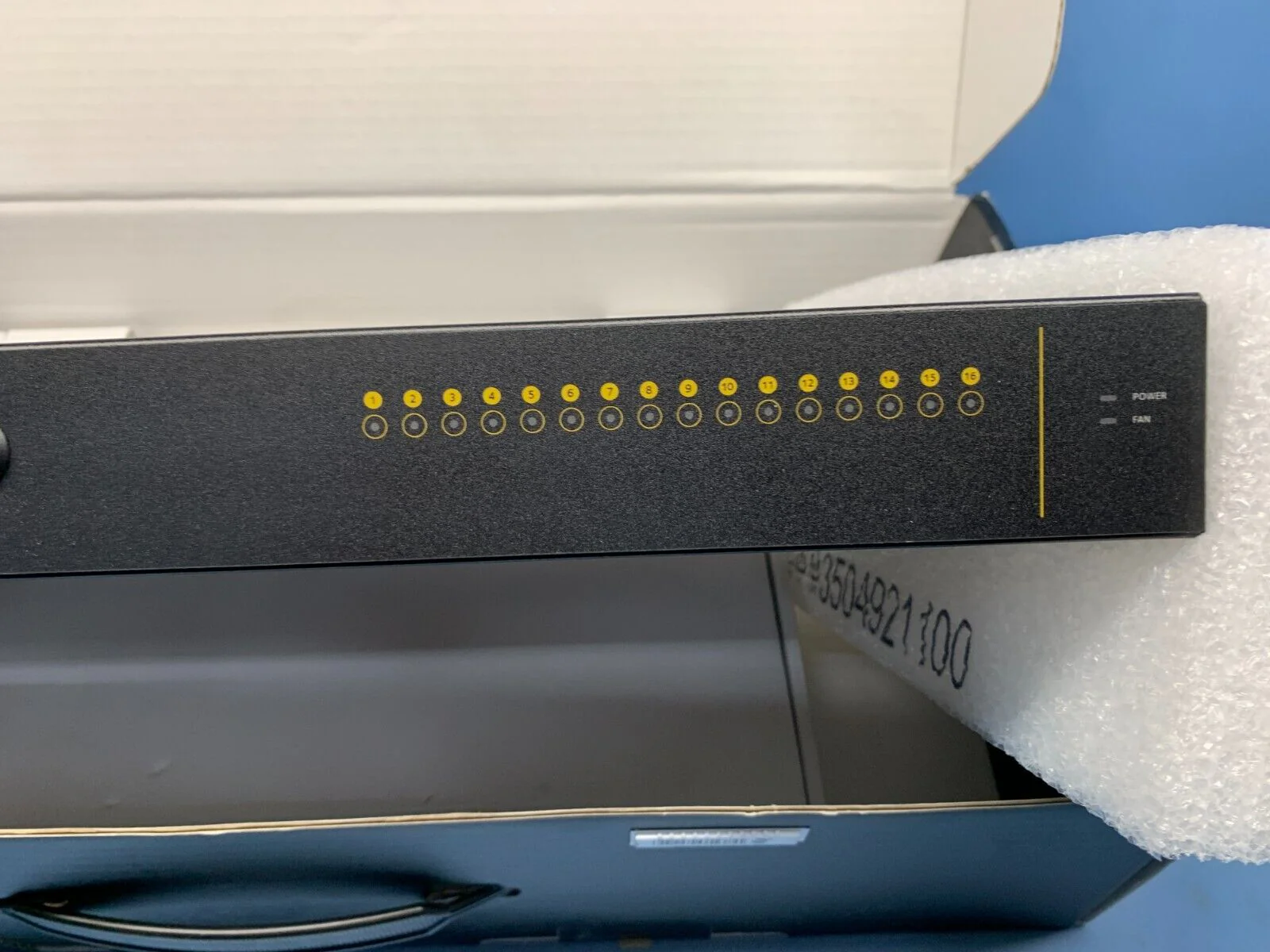 Netgear AV Line M4250-16XF  XSM4216F 16-Port Gigabit SFP+ Managed Network Switch - Image 4