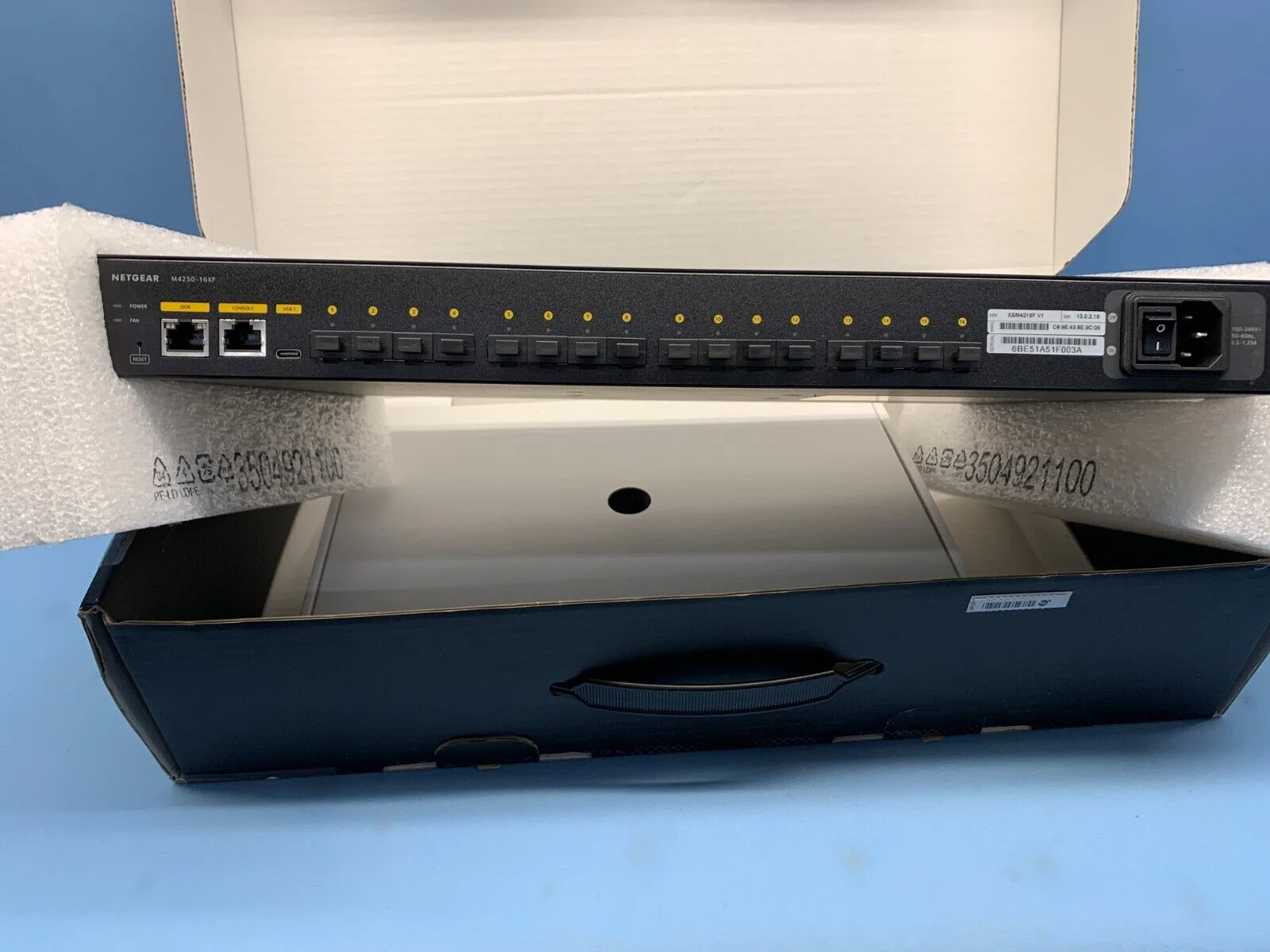 Netgear AV Line M4250-16XF  XSM4216F 16-Port Gigabit SFP+ Managed Network Switch - Image 5