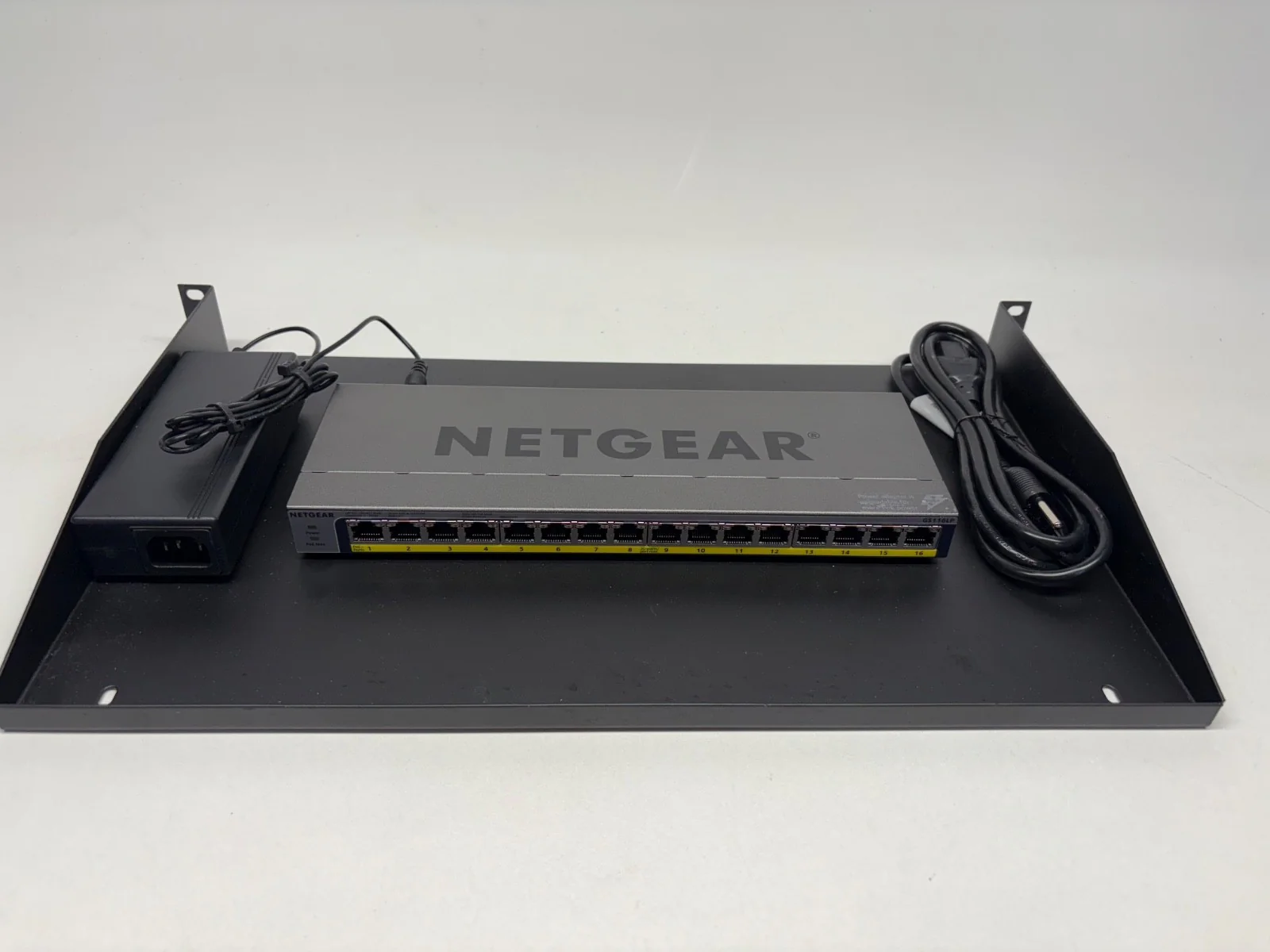 NETGEAR GS116LP 16-Port Gigabit Ethernet Unmanaged PoE Switch