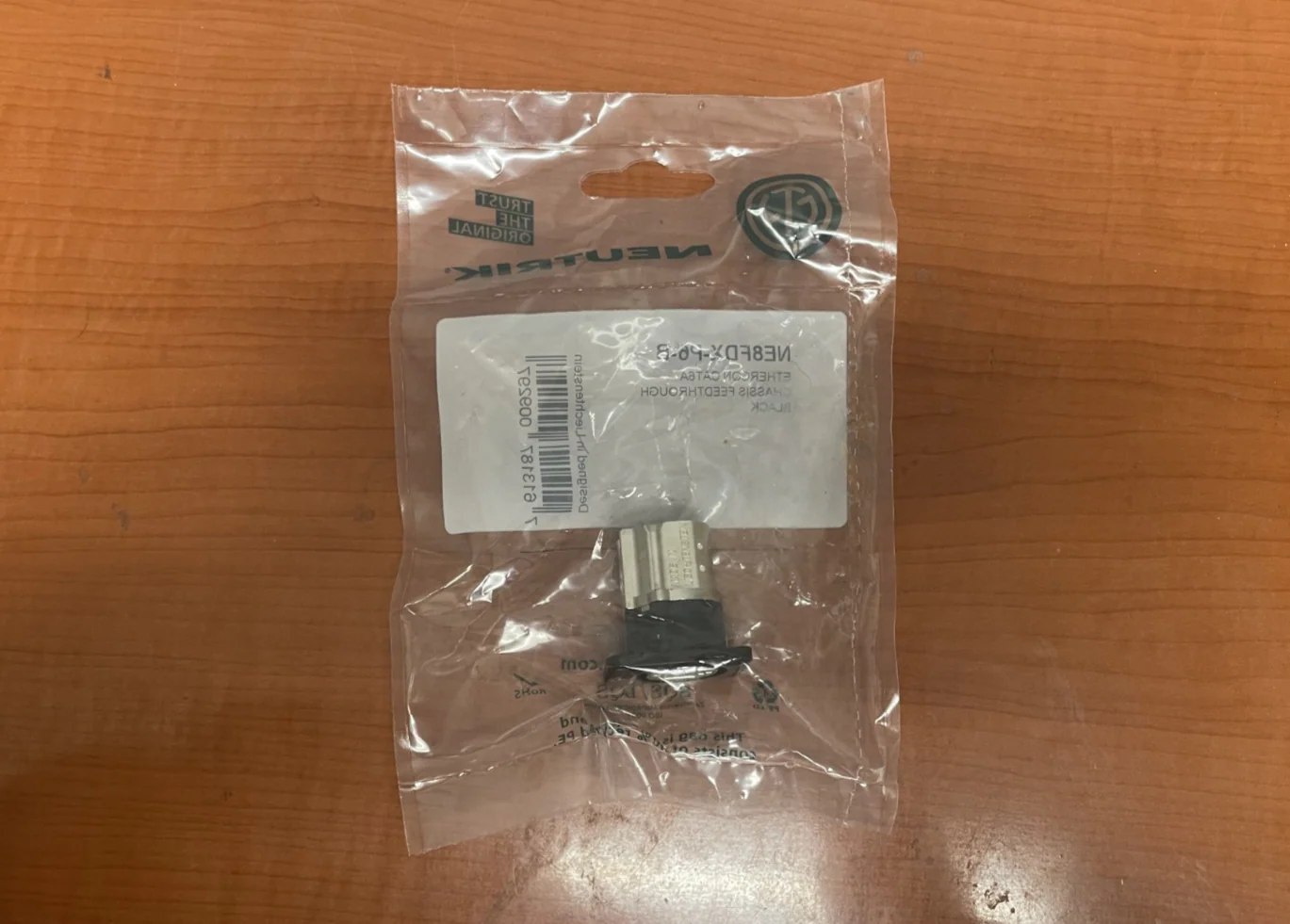 Neutrik NE8FDX-P6-B Panel Connector - Image 2