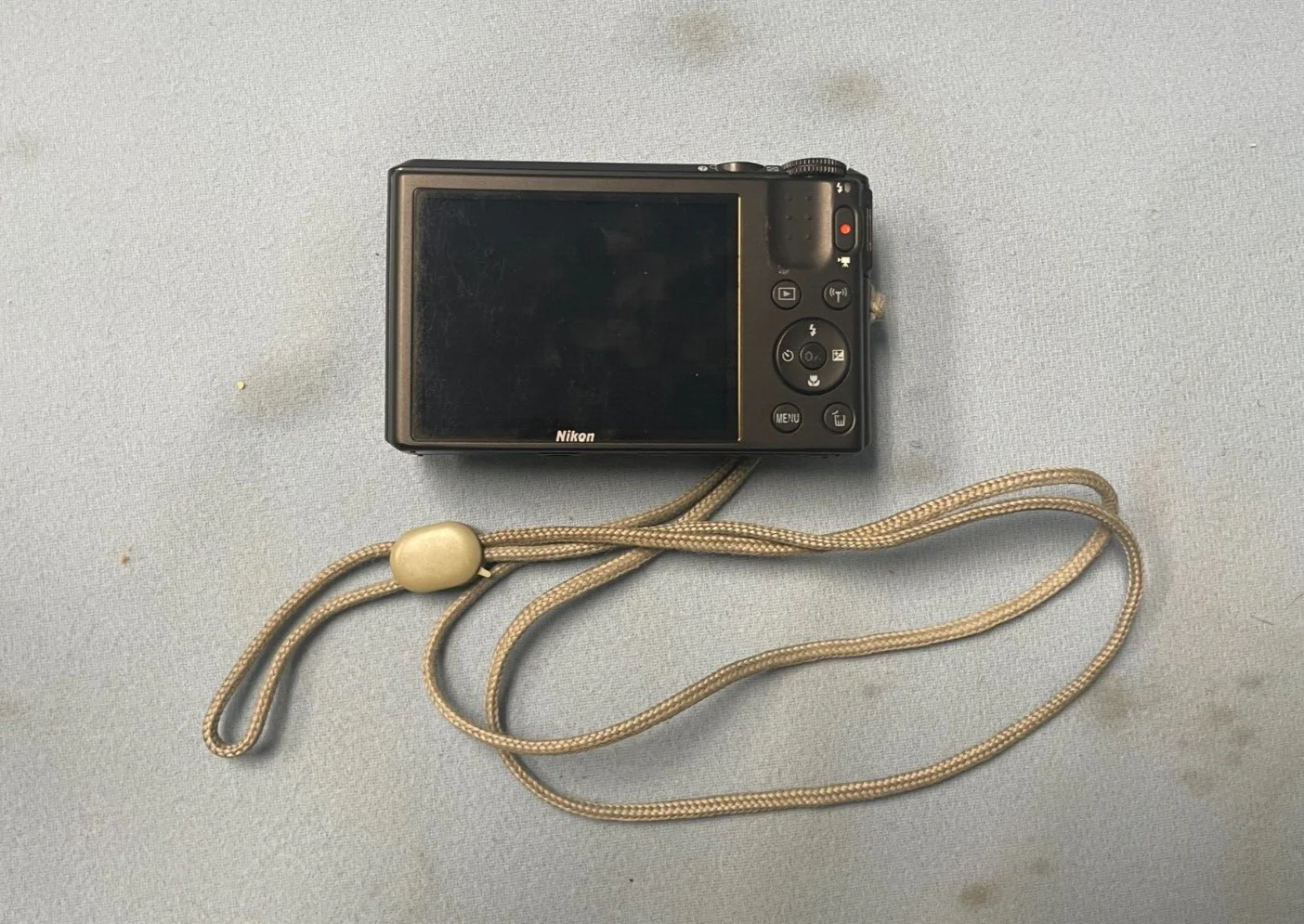 Nikon Coolpix S7000 Digital Camera 20X Zoom with Battery & Charger - Image 4