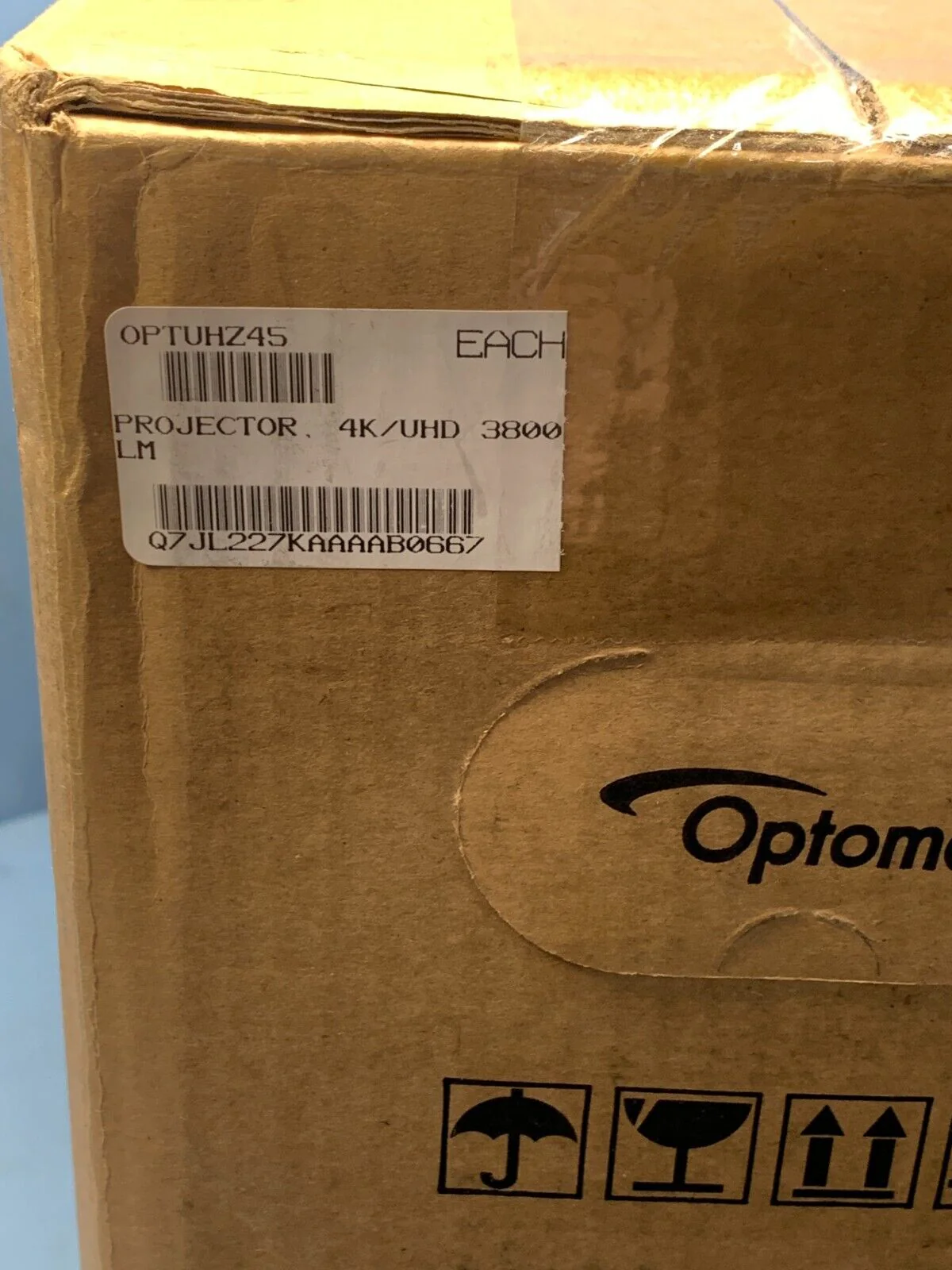 Optoma UHZ45 4K UHD Laser Home Theater and Gaming Projector / 3,800 Lumens