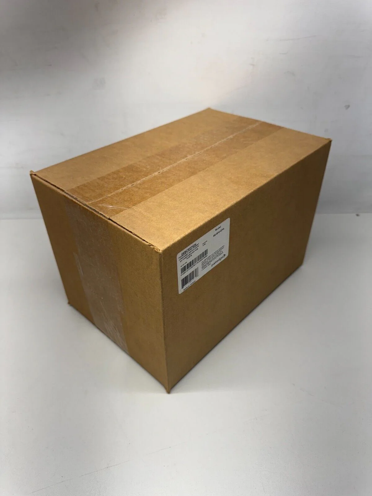Pakedge SE-8P2-EPA 8 port Gigabit unmanaged Switch w/ 2/4 passthrough PoE Ports - Image 2