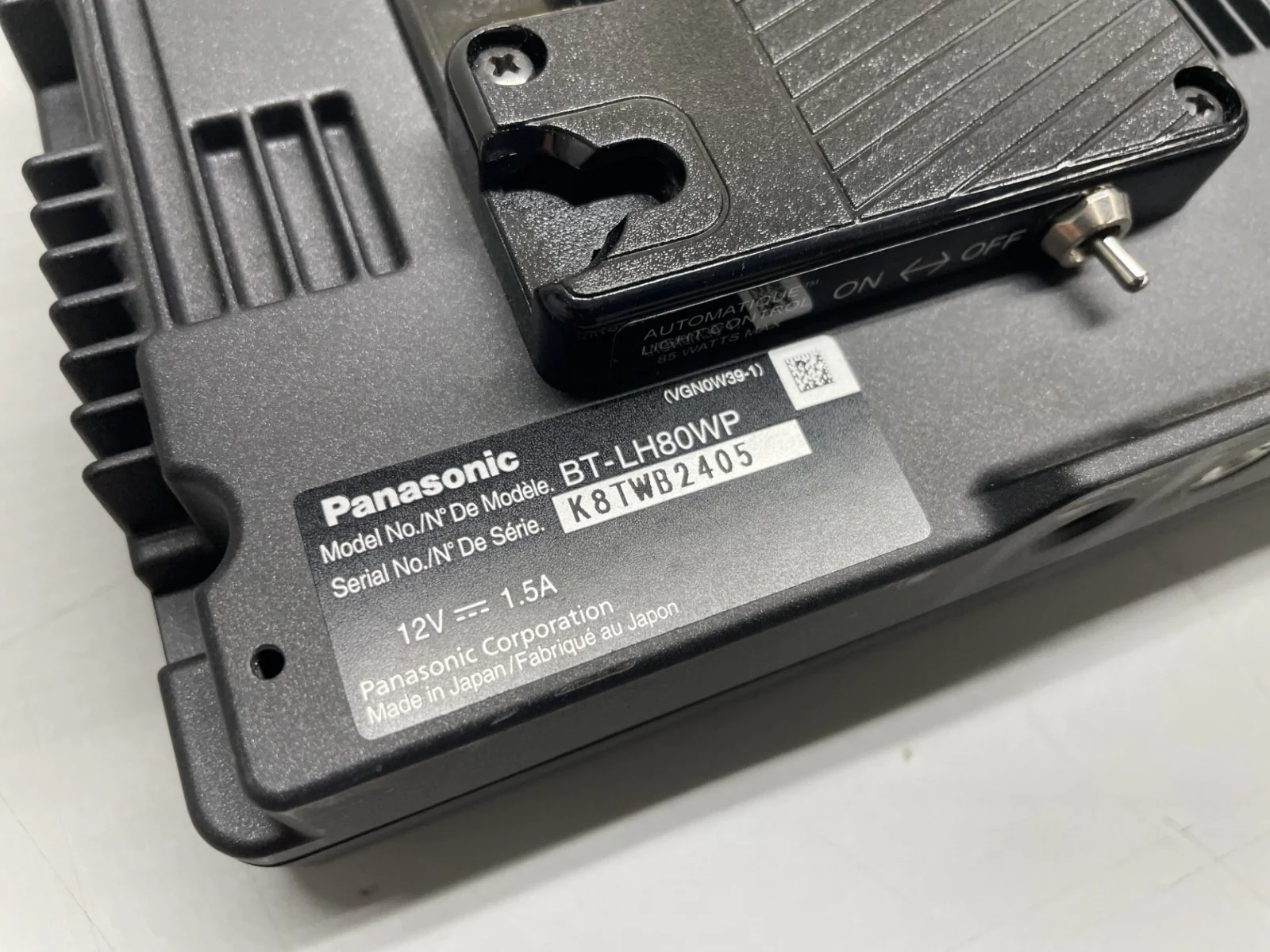Panasonic BT-LH80WP Portable Pro LCD Field Monitor/Viewfinder w/ Battery Mount & - Image 3