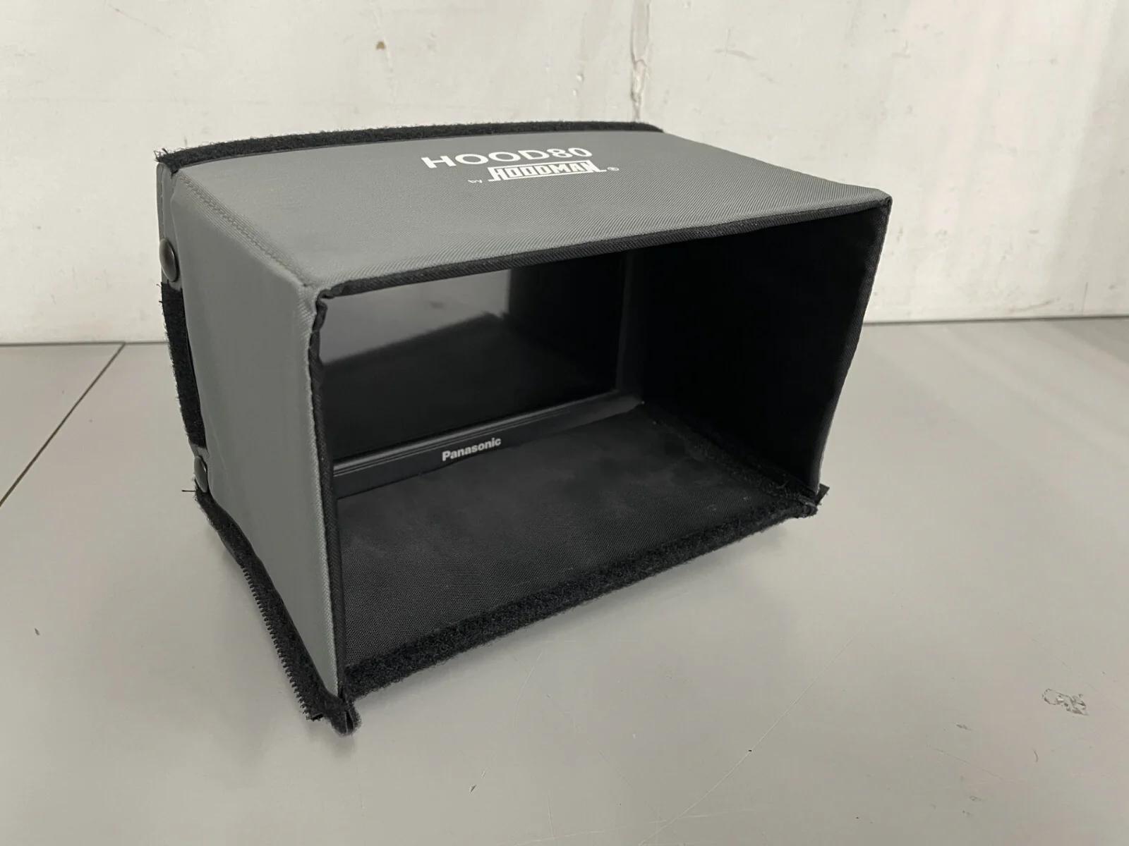 Panasonic BT-LH80WP Portable Pro LCD Field Monitor/Viewfinder w/ Battery Mount & - Image 4