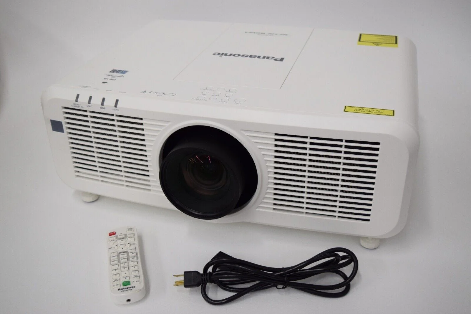 Panasonic PT-MZ770 8000-Lumen WUXGA Laser Projector - Only 410 Hours w/ Remote - Image 5