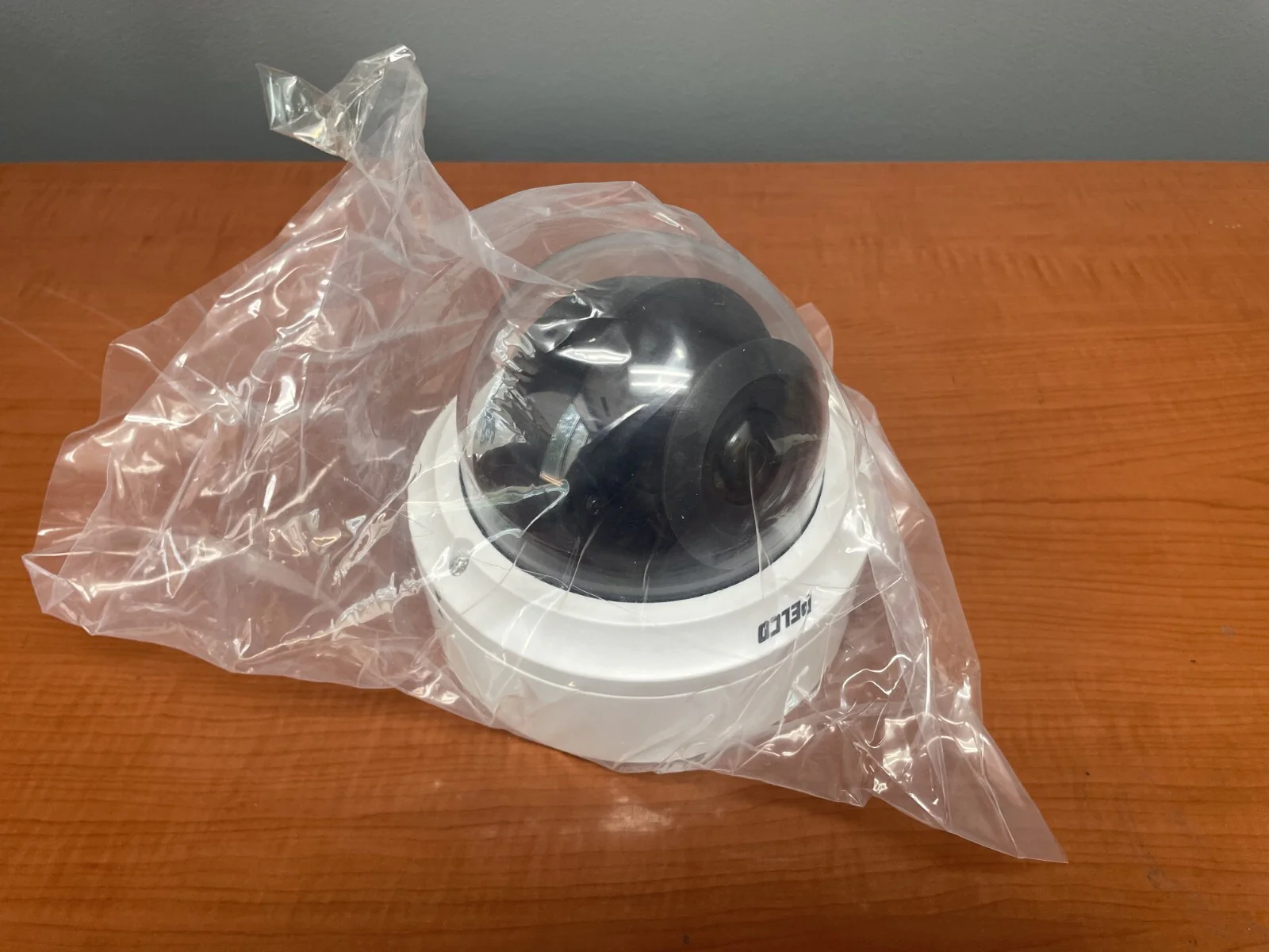 Pelco IME322-1IS Sarix Enhanced 3MP Indoor Dome Camera w/ 9-22mm Lens - Image 6