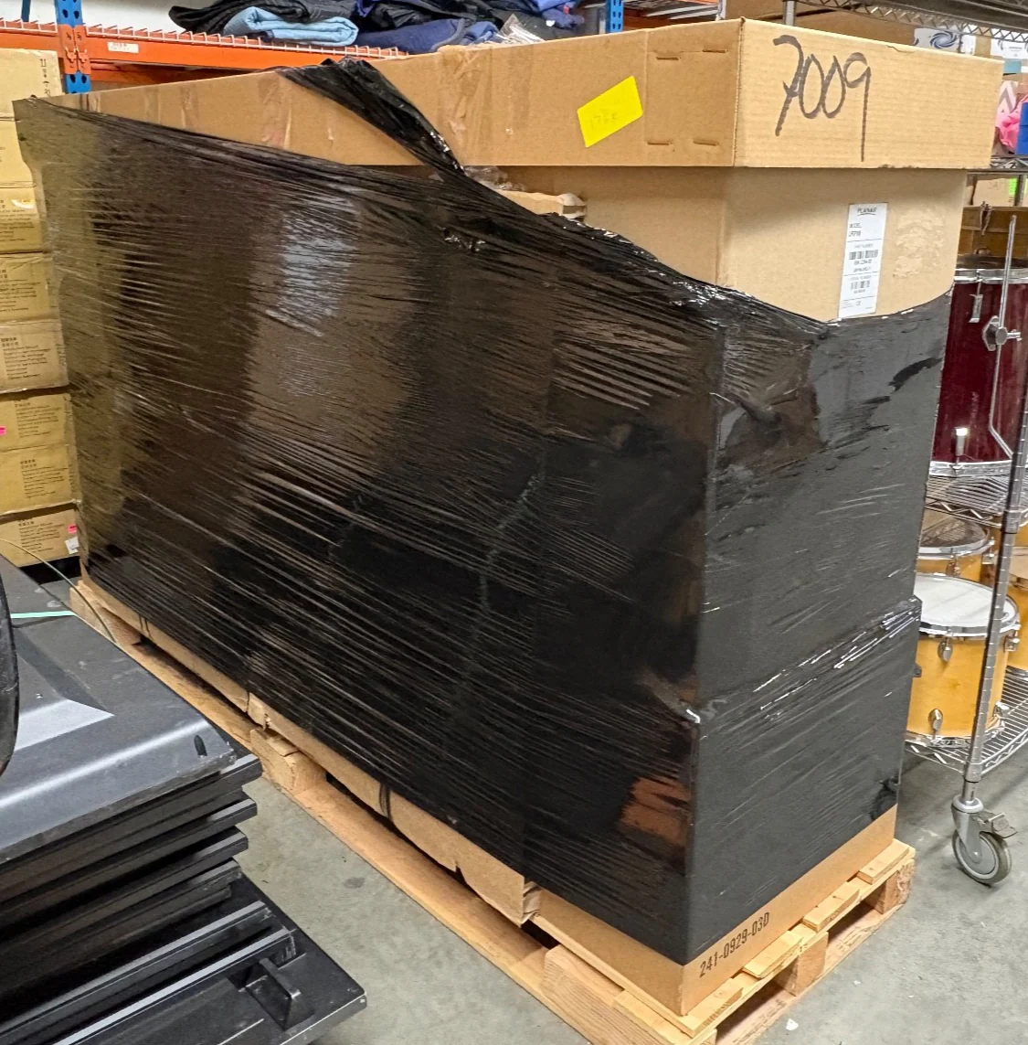 Planar URP98 / URP98-ERO-T / 998-3264-00 / UHD 4K Commercial Monitor - Image 3