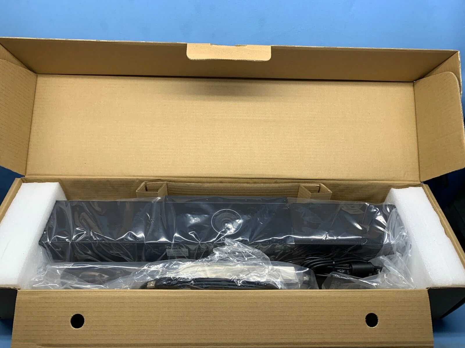 Polycom Poly Studio P009 4K HD USB Video Conference System 7200-85830-001 - Image 2