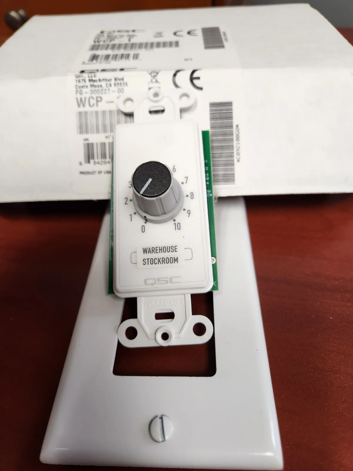 QSC WCP-1 Wall Control Plate with Rotary Potentiometer - Image 3