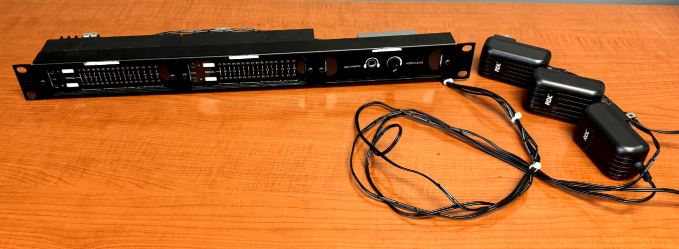 RDL Rack w/ 2x RU-SM16 & 1x RU-SH1 Dual LED Audio Meters & Headphone Amplifier