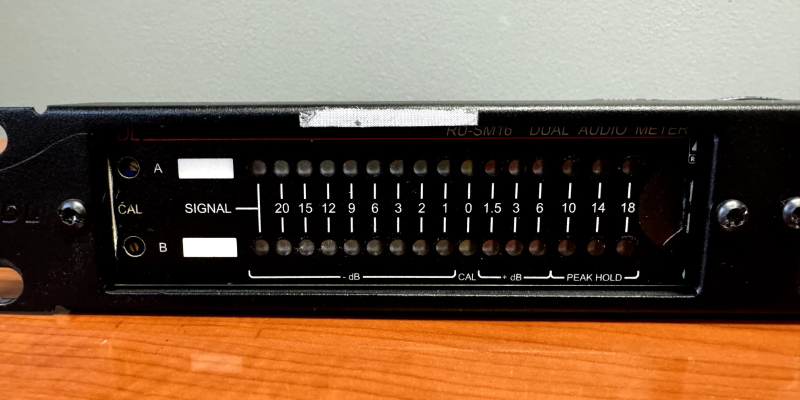 RDL Rack w/ 2x RU-SM16 & 1x RU-SH1 Dual LED Audio Meters & Headphone Amplifier - Image 2