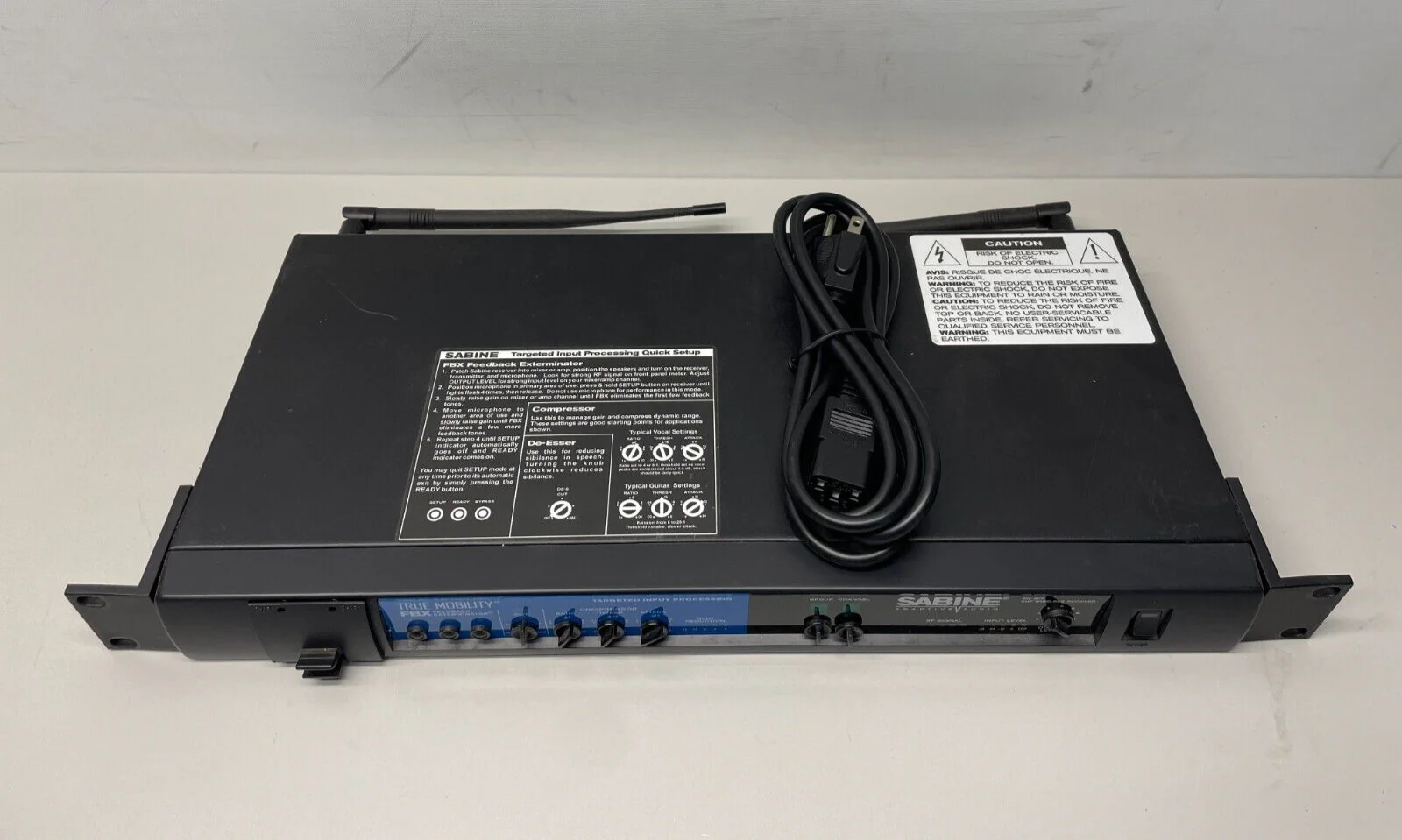 Sabine SW-30 UHF Wireless System Lapel Black and SW-30R Wireless Receiver - Image 6