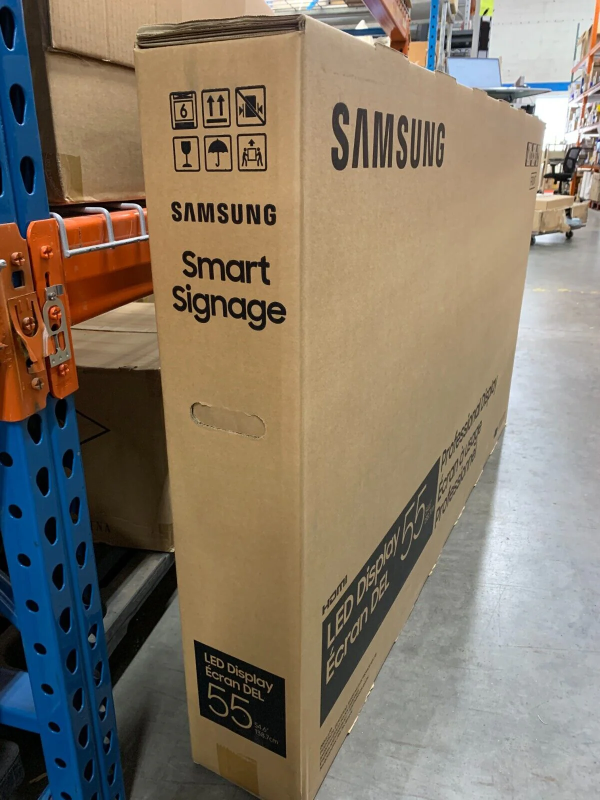 Samsung QB55R 55 inch 4K UHD LED Commercial Signage Display (LH55QBREBGCXZA) - Image 3